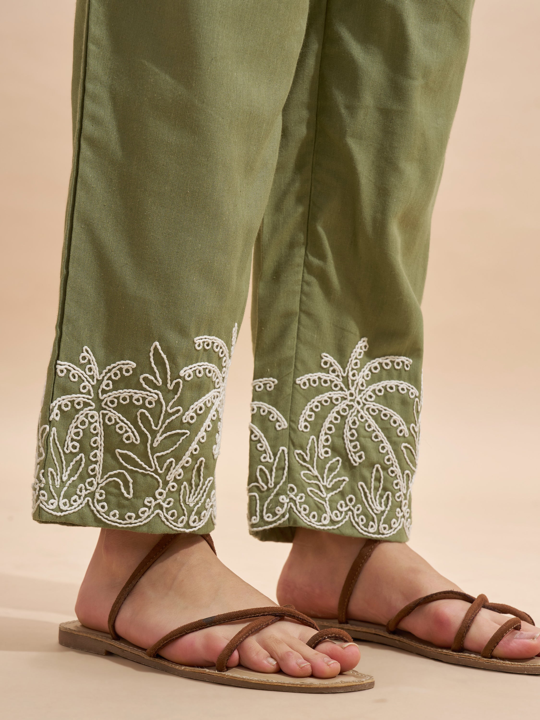 Vara By Vishudh Women Olive Regular Fit Casual Trouser - Olive - Image 7