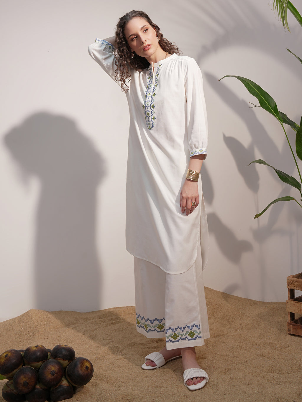 Vara By Vishudh Women White Embroidered Straight Kurta - White - Image 2