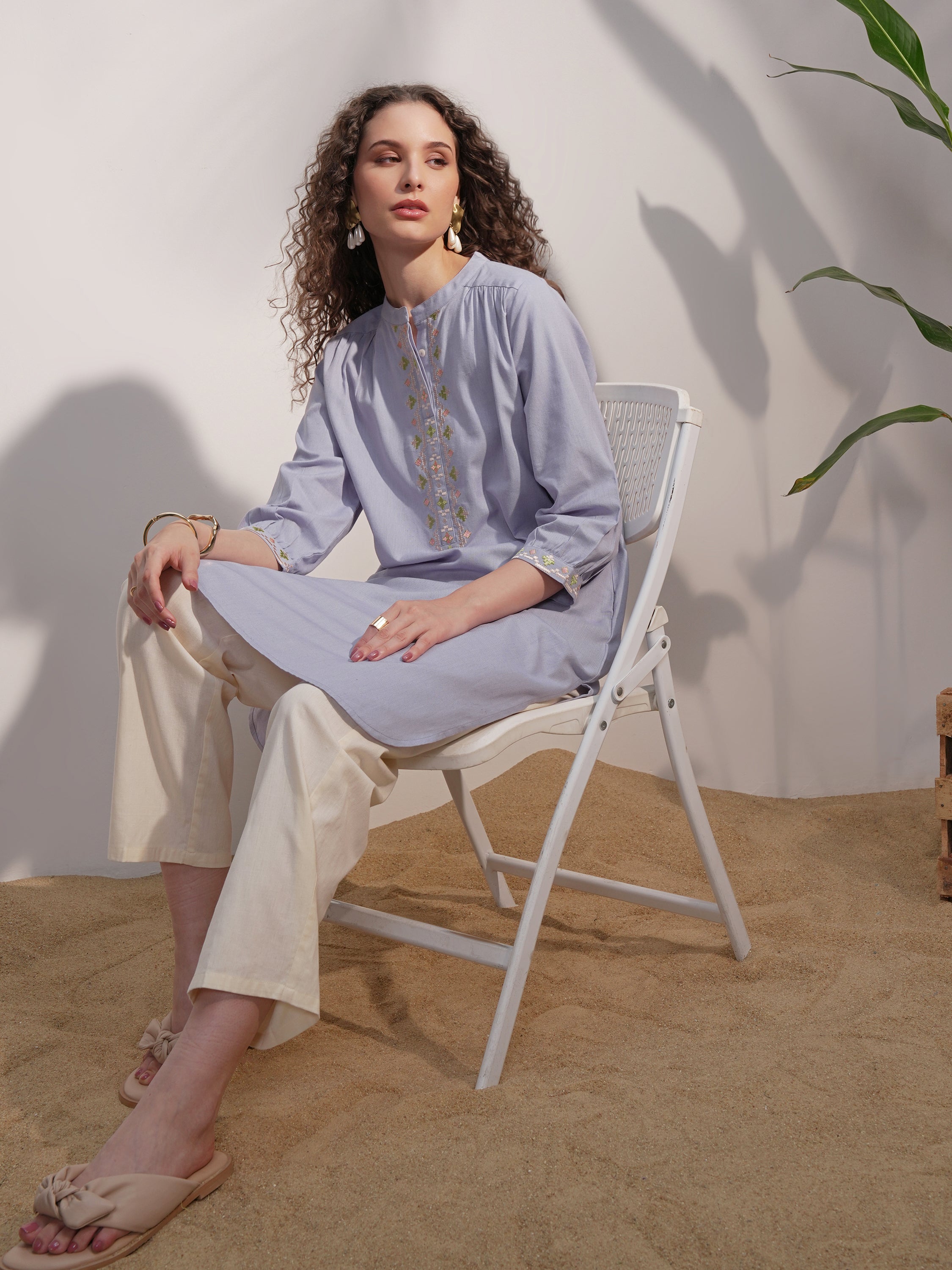 Vara By Vishudh Women Blue Embroidered Straight Kurta - Blue - Image 2