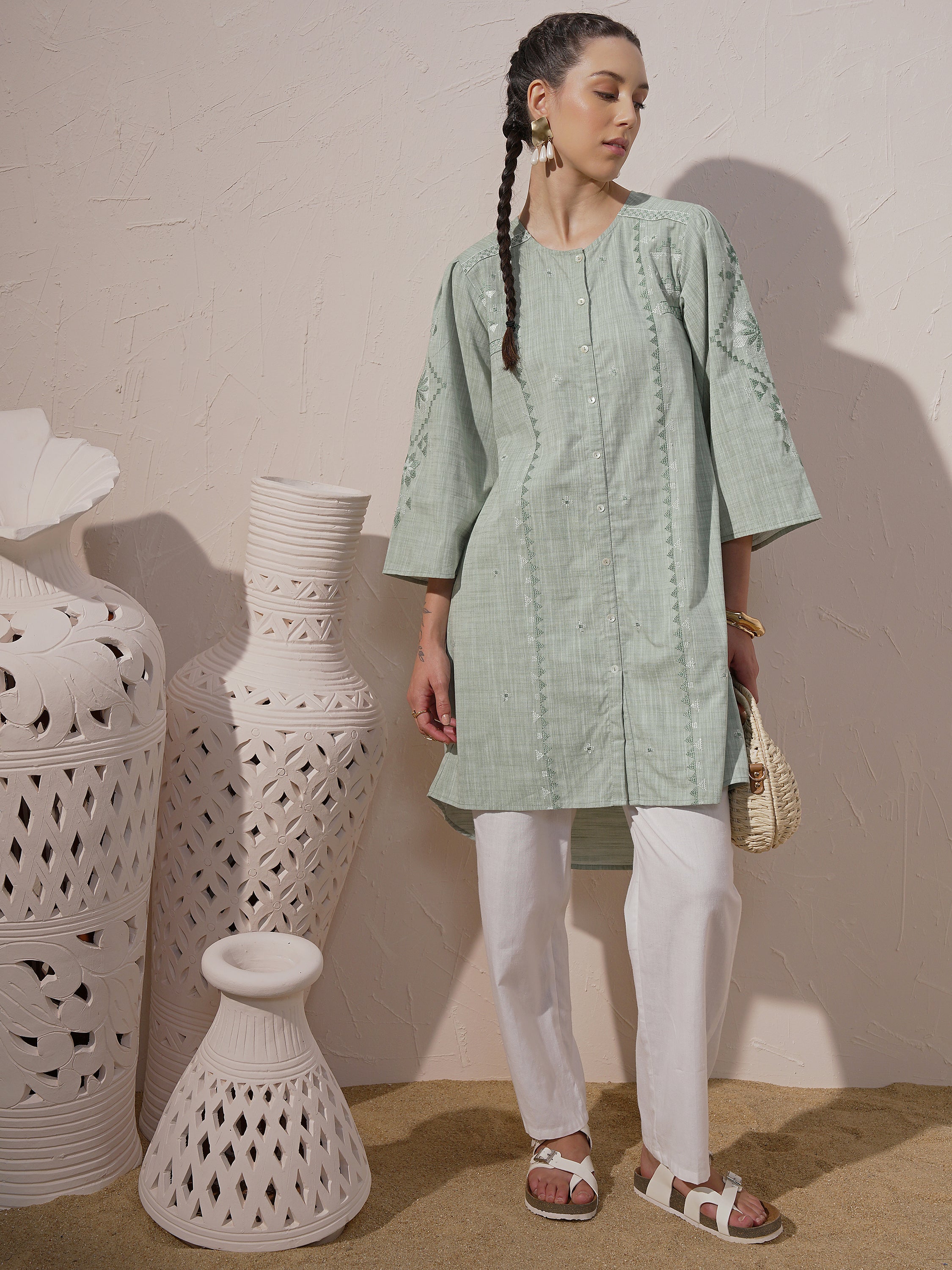 Vara By Vishudh Women Green Embroidered A-Line Kurta - Green - Image 1