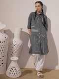 Vara By Vishudh Women Black Embroidered Straight Kurta - Black - Image 1