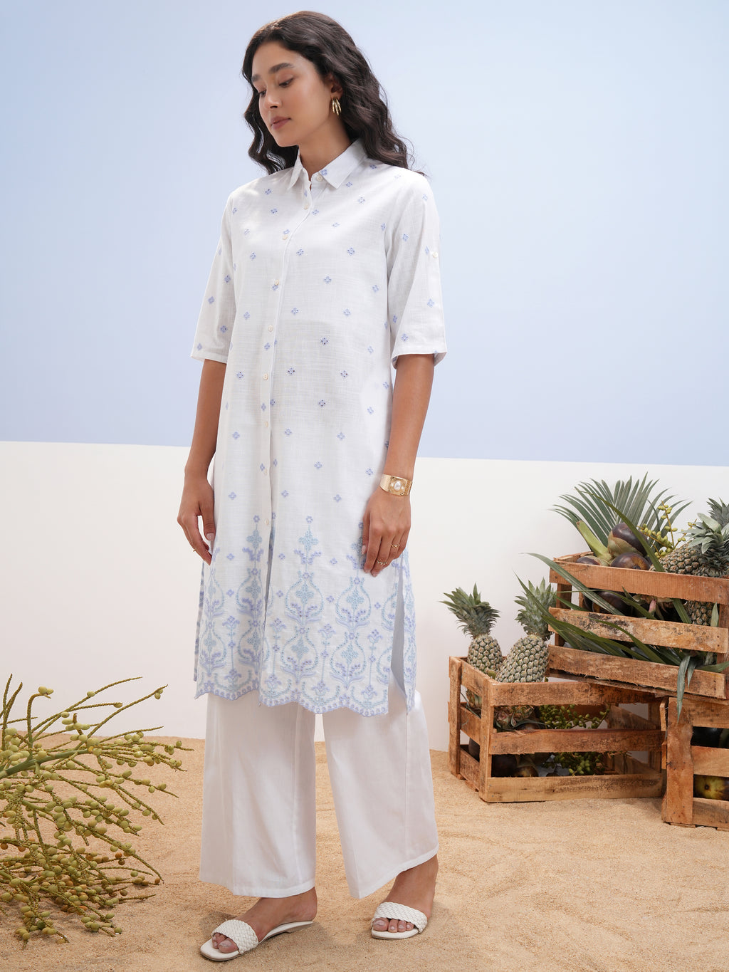 Vara By Vishudh Women White Embroidered Straight Kurta - White - Image 2