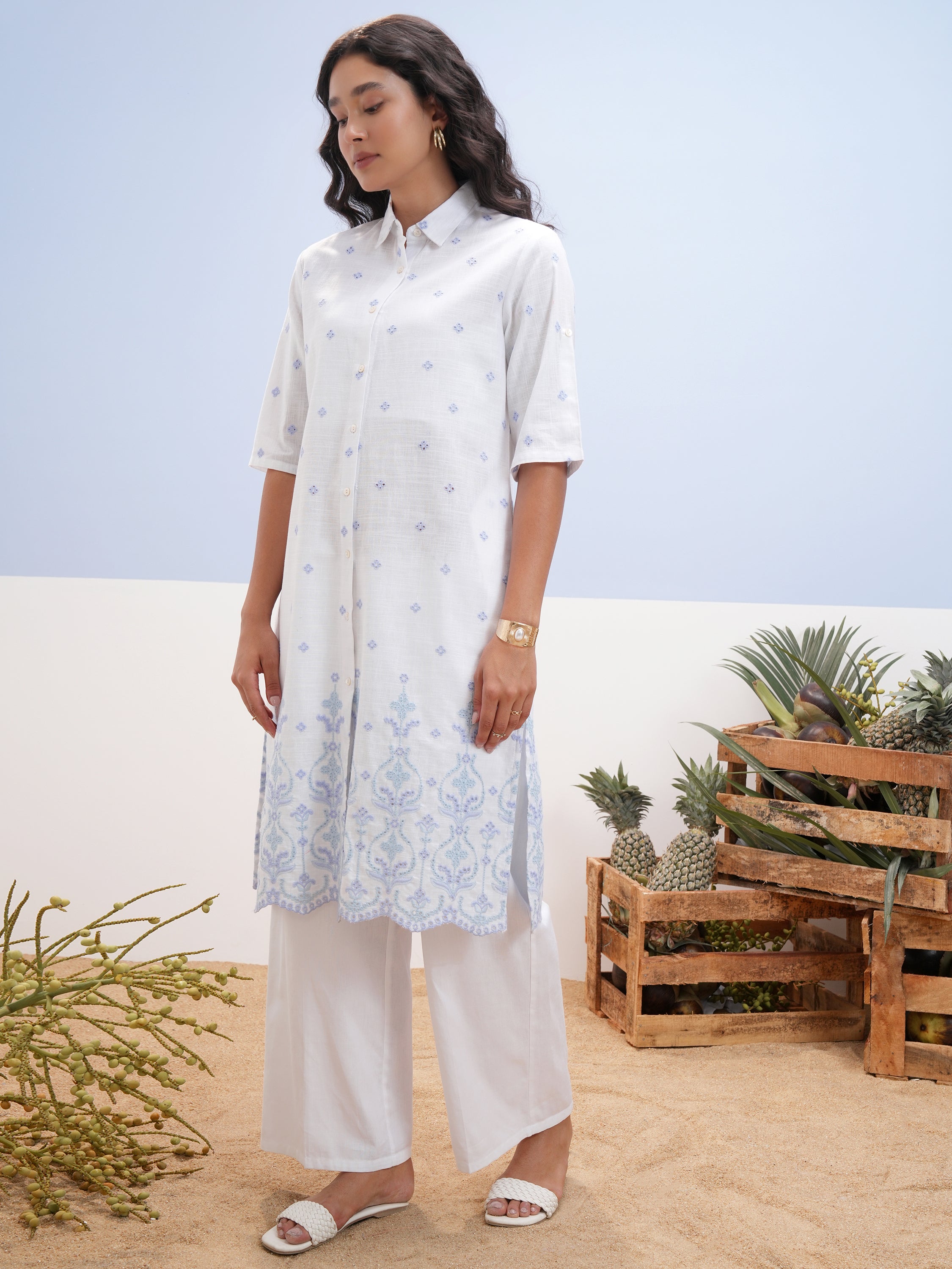 Vara By Vishudh Women White Embroidered Straight Kurta - White - Image 2