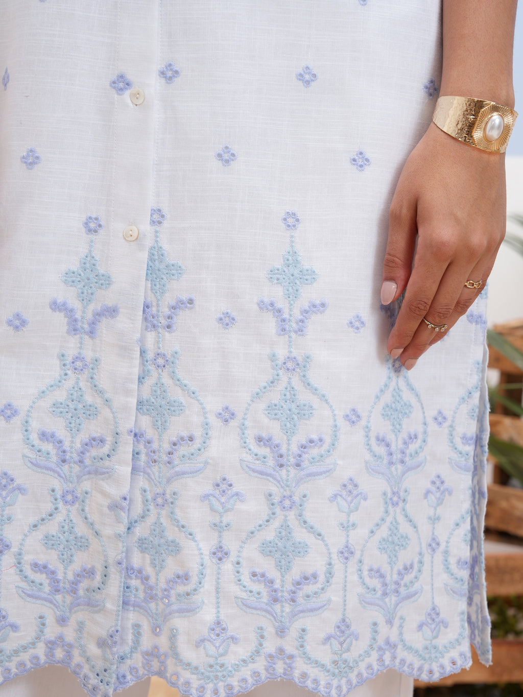 Vara By Vishudh Women White Embroidered Straight Kurta - White - Image 6