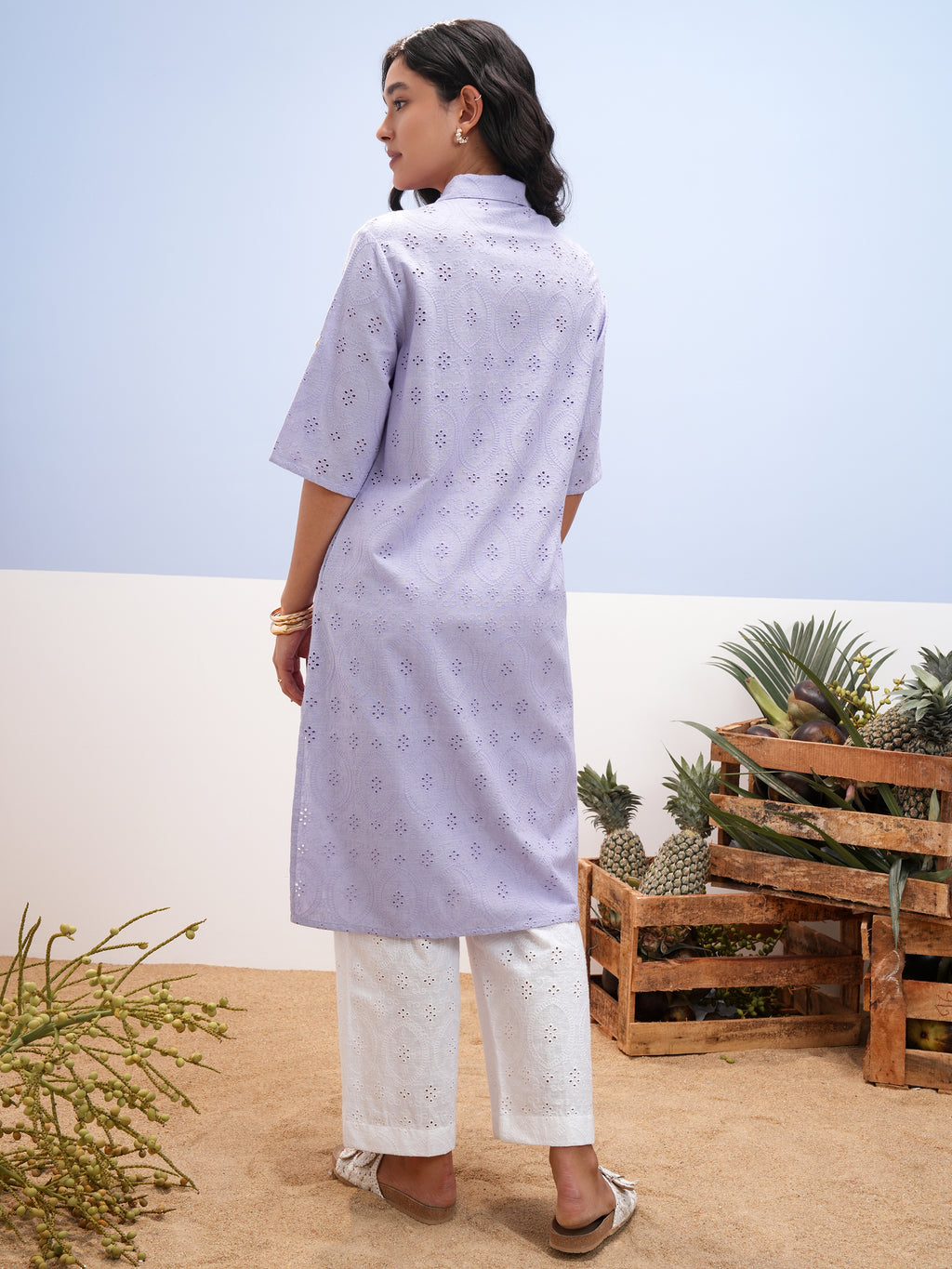 Vara By Vishudh Women Lavender Embroidered Straight Kurta - Lavender - Image 3