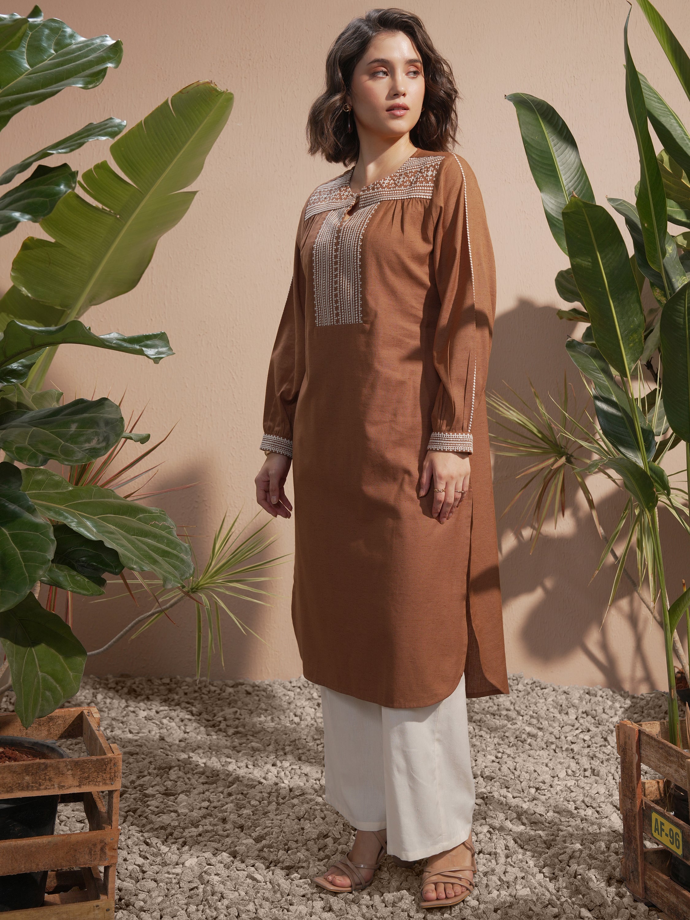 Vara By Vishudh Women Brown Embroidered Straight Kurta - Brown - Image 2