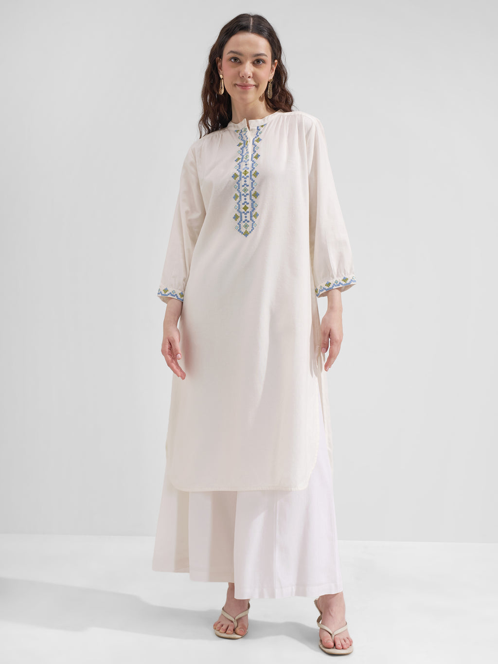Vara By Vishudh Women White Embroidered Straight Kurta