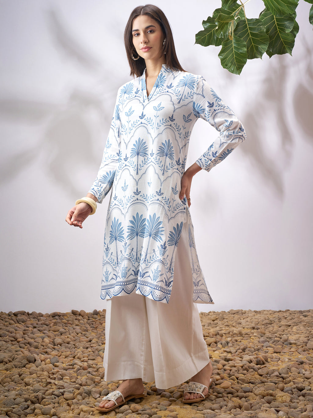 Vara By Vishudh Women Off White Printed Straight Kurta - Off White - Image 2