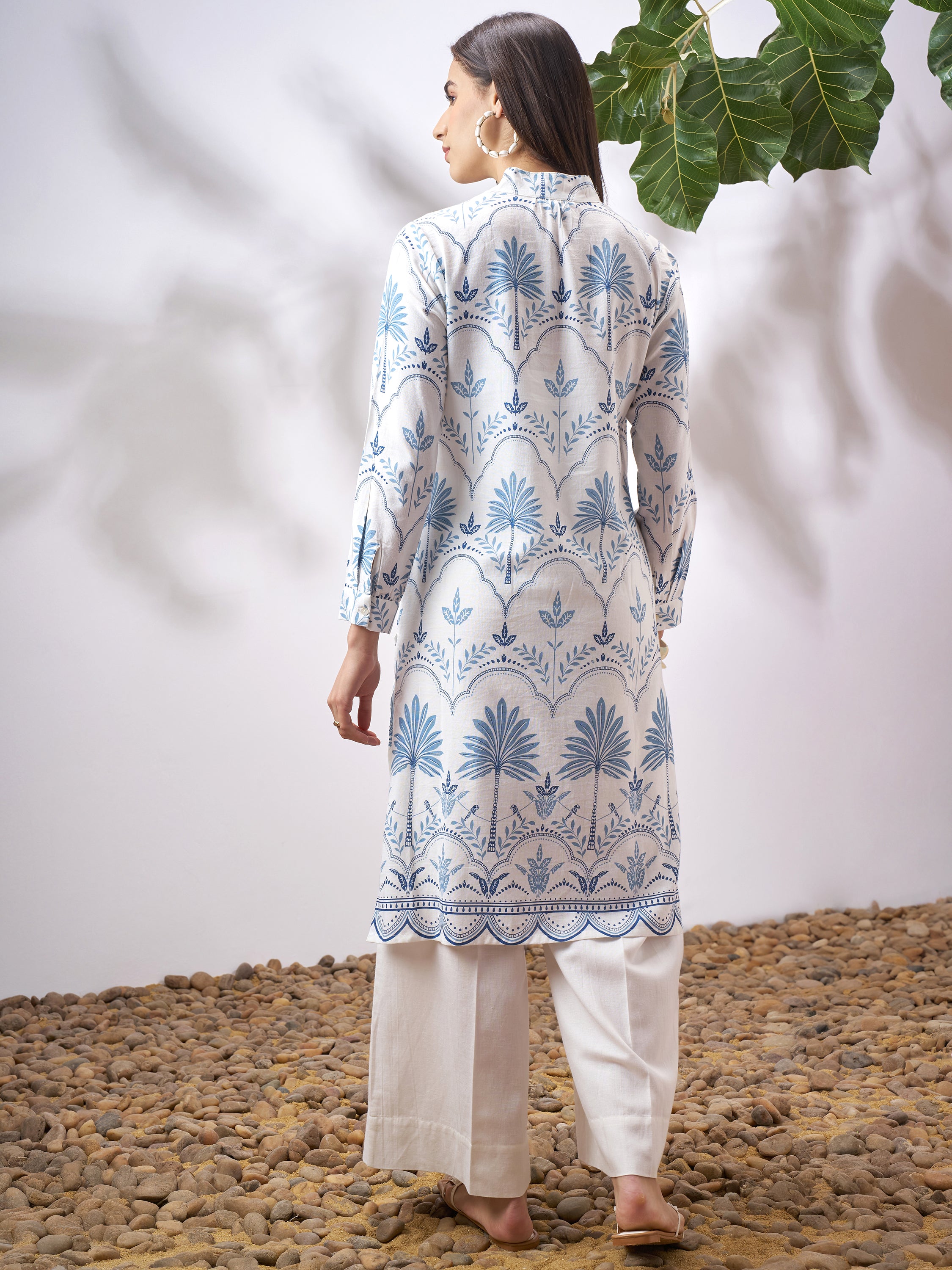 Vara By Vishudh Women Off White Printed Straight Kurta - Off White - Image 3