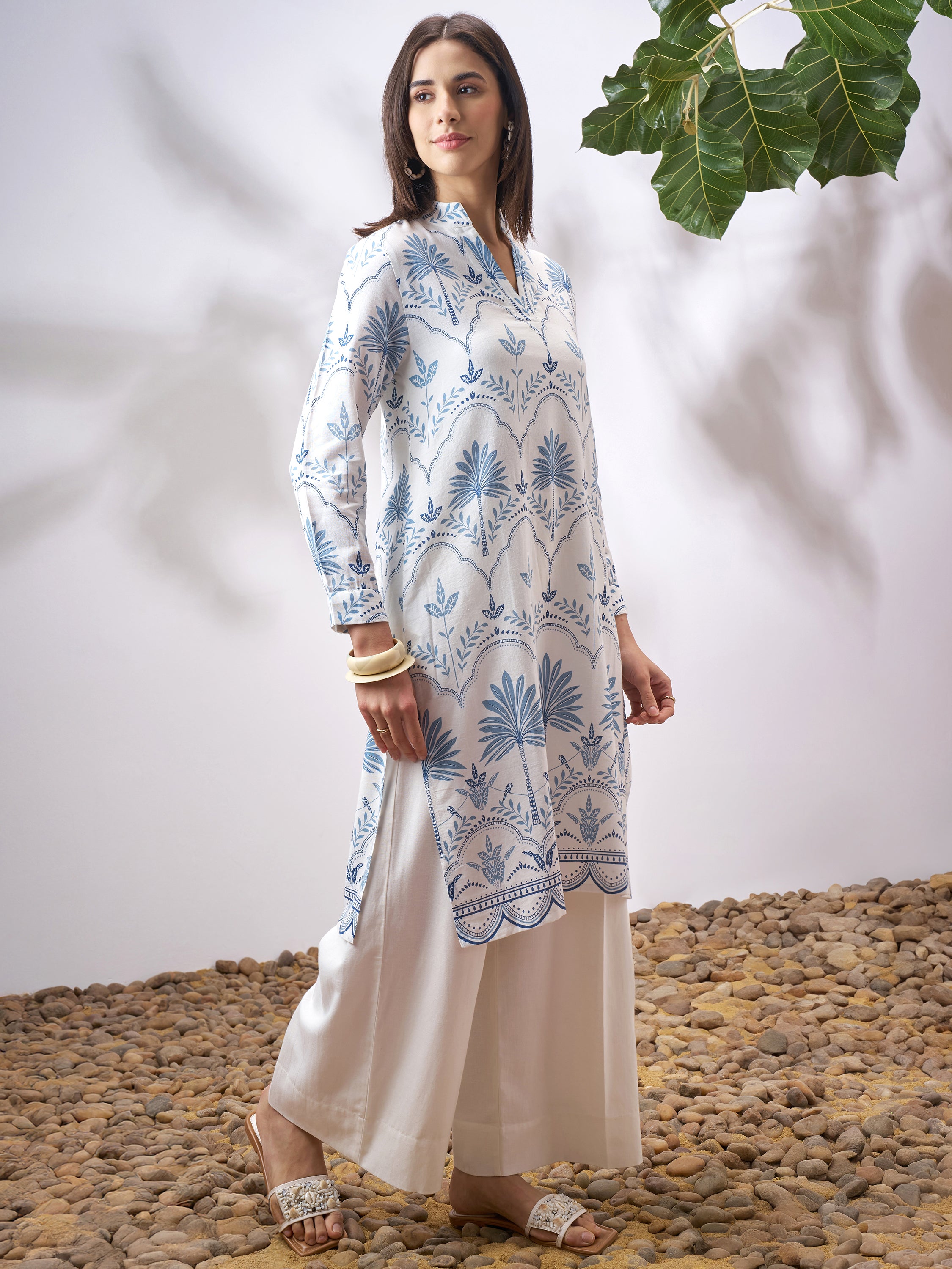 Vara By Vishudh Women Off White Printed Straight Kurta - Off White - Image 4
