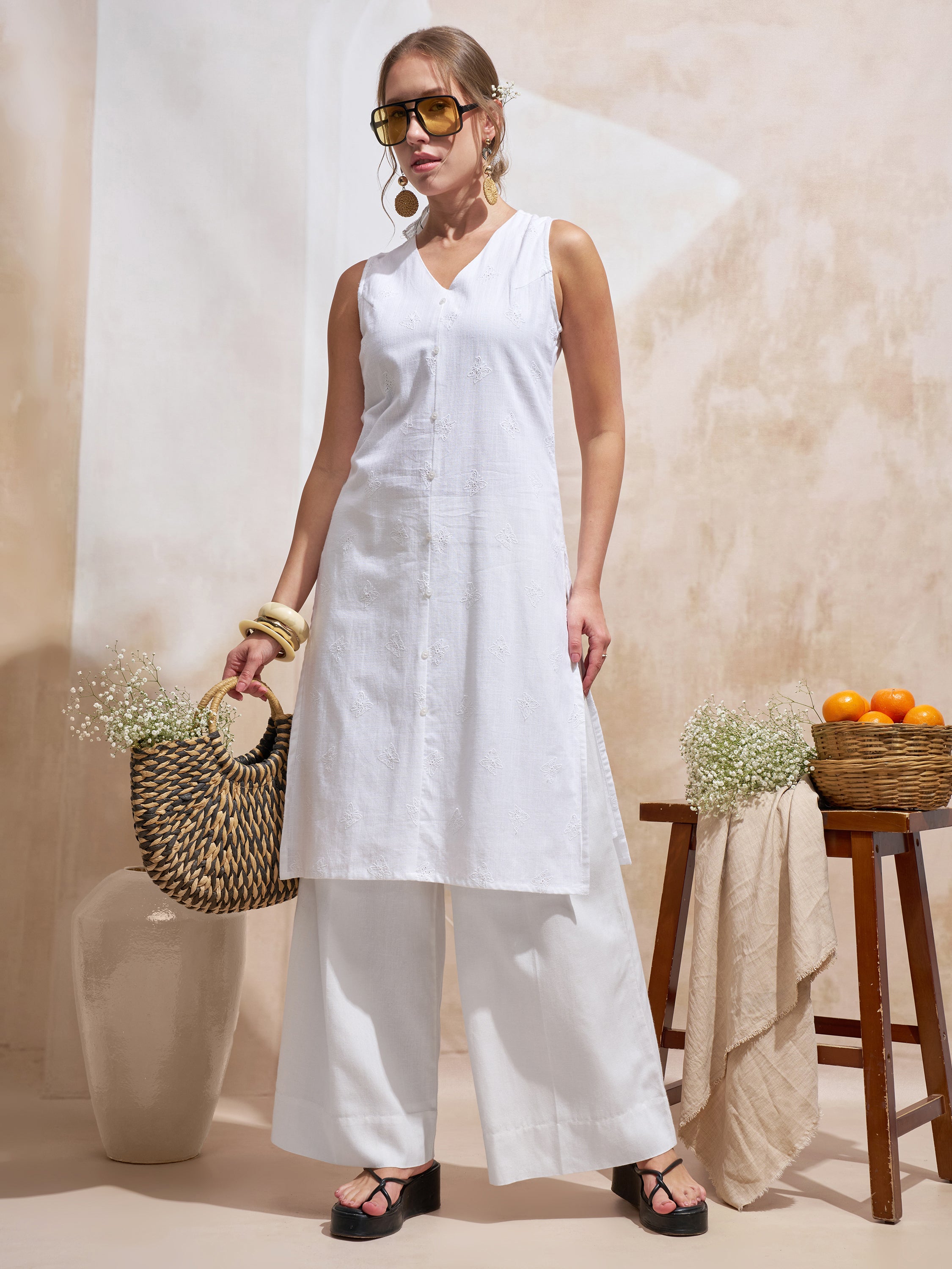 Vara By Vishudh Women White Embroidered Straight Kurta - White - Image 1