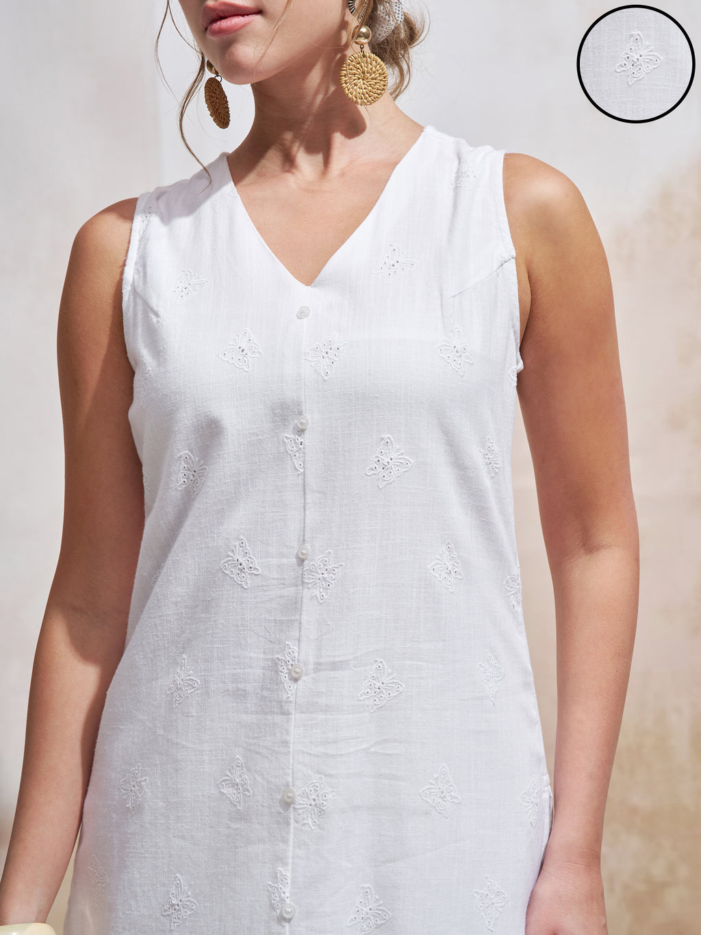 Vara By Vishudh Women White Embroidered Straight Kurta - White - Image 5