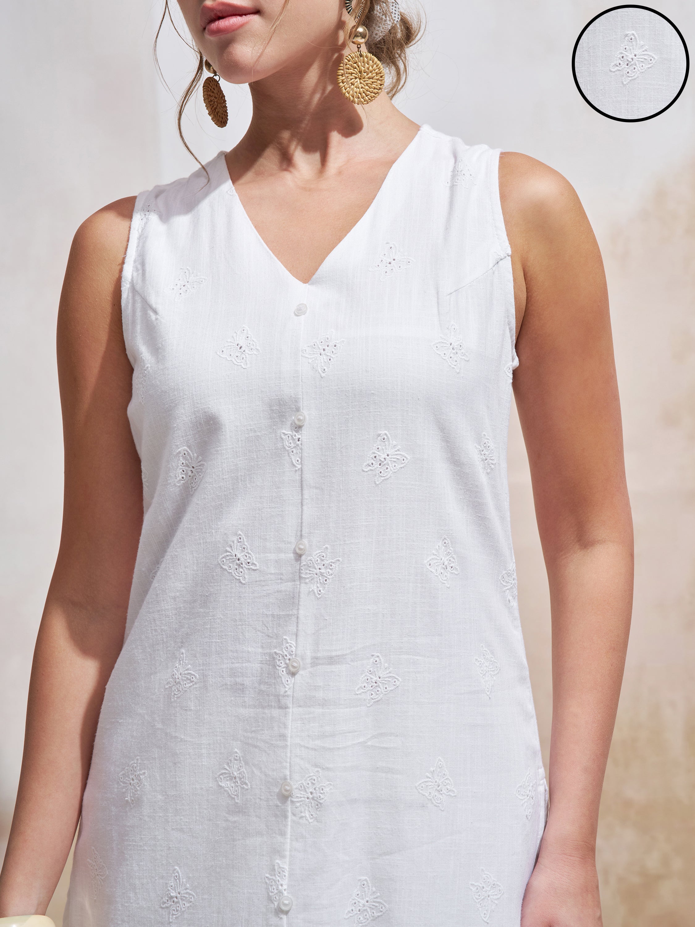 Vara By Vishudh Women White Embroidered Straight Kurta - White - Image 5