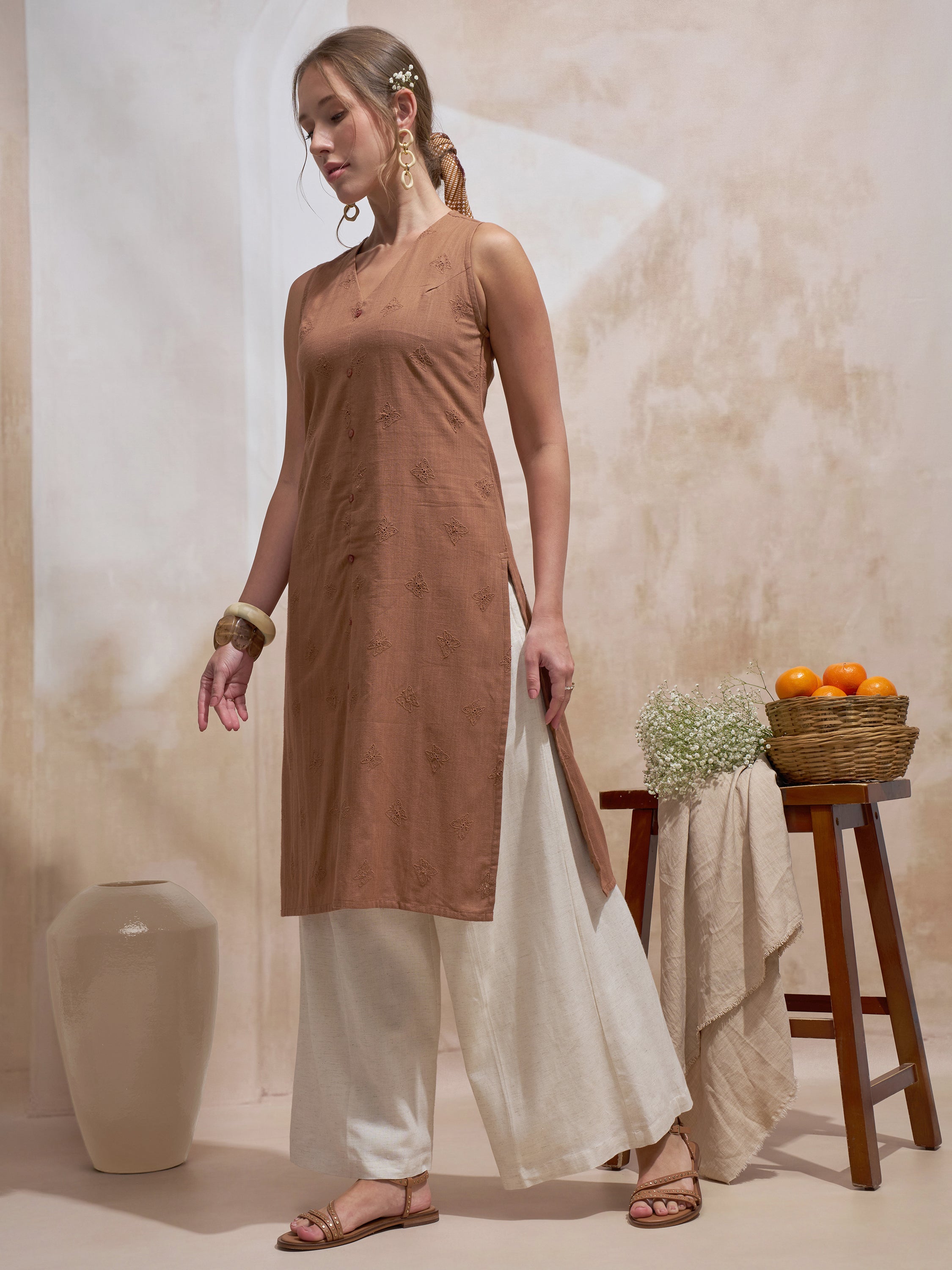 Vara By Vishudh Women Brown Embroidered Straight Kurta - Brown - Image 2
