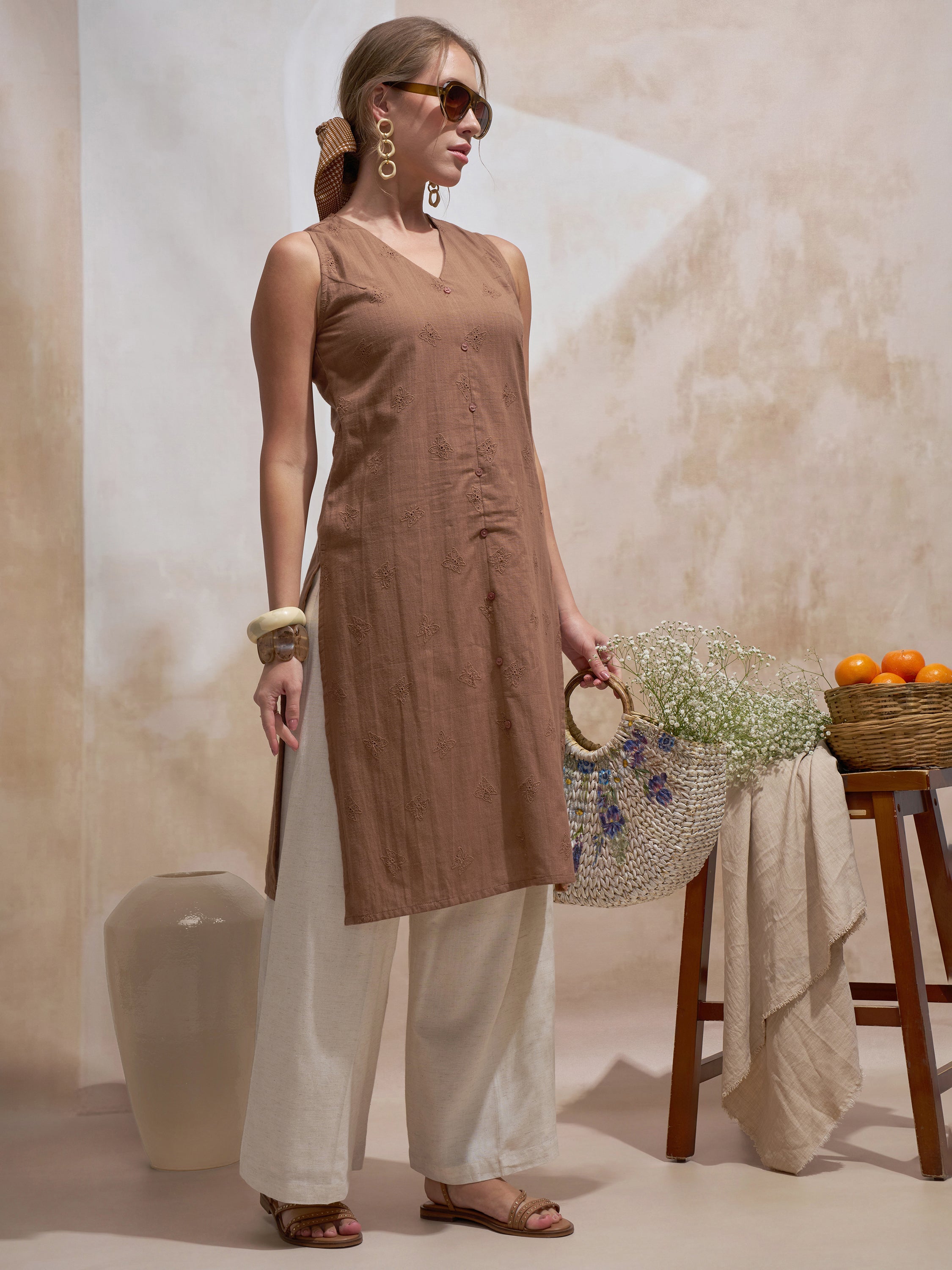 Vara By Vishudh Women Brown Embroidered Straight Kurta - Brown - Image 4