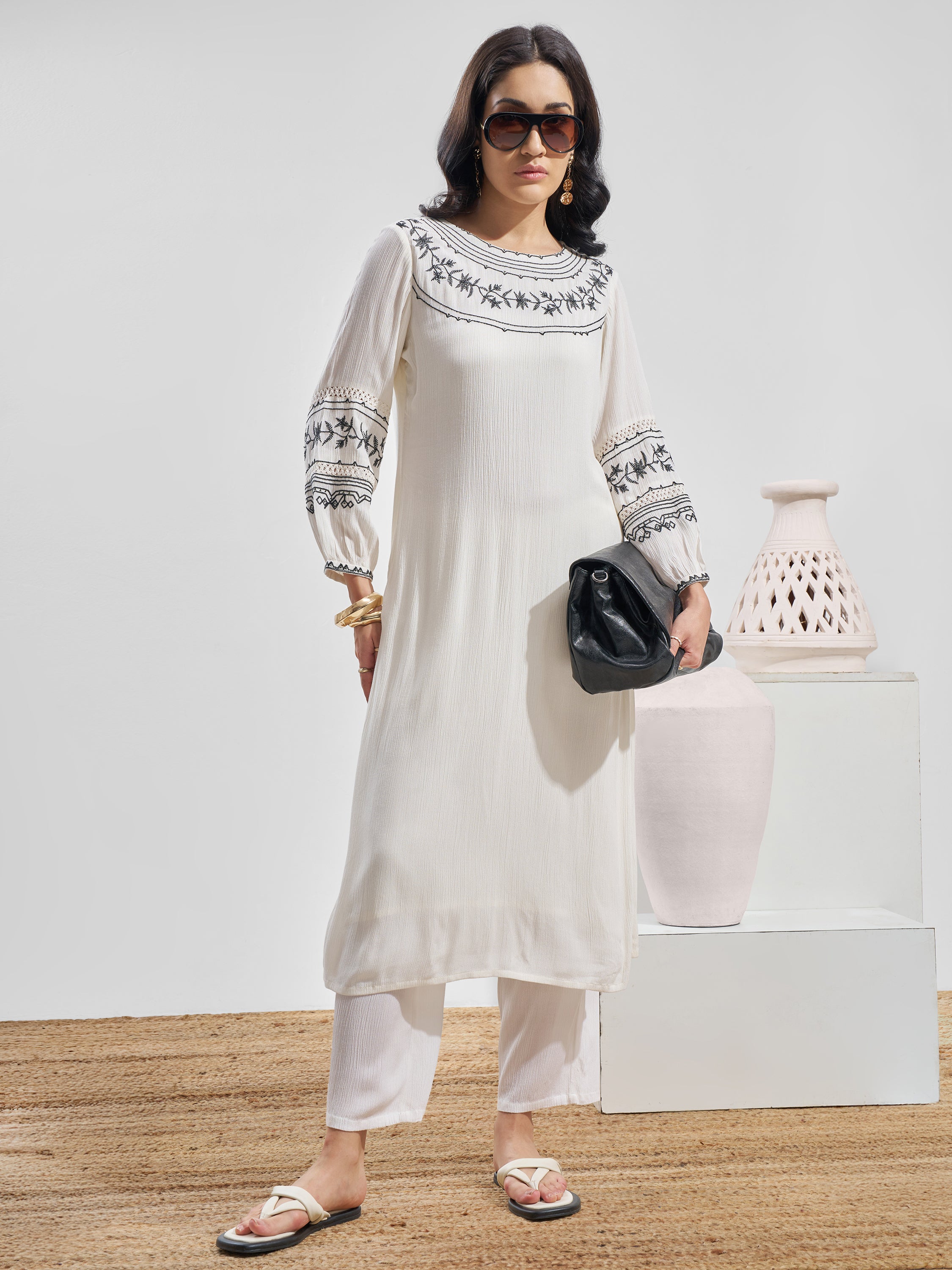 Vara By Vishudh Women White Embroidered Straight Kurta - White - Image 1