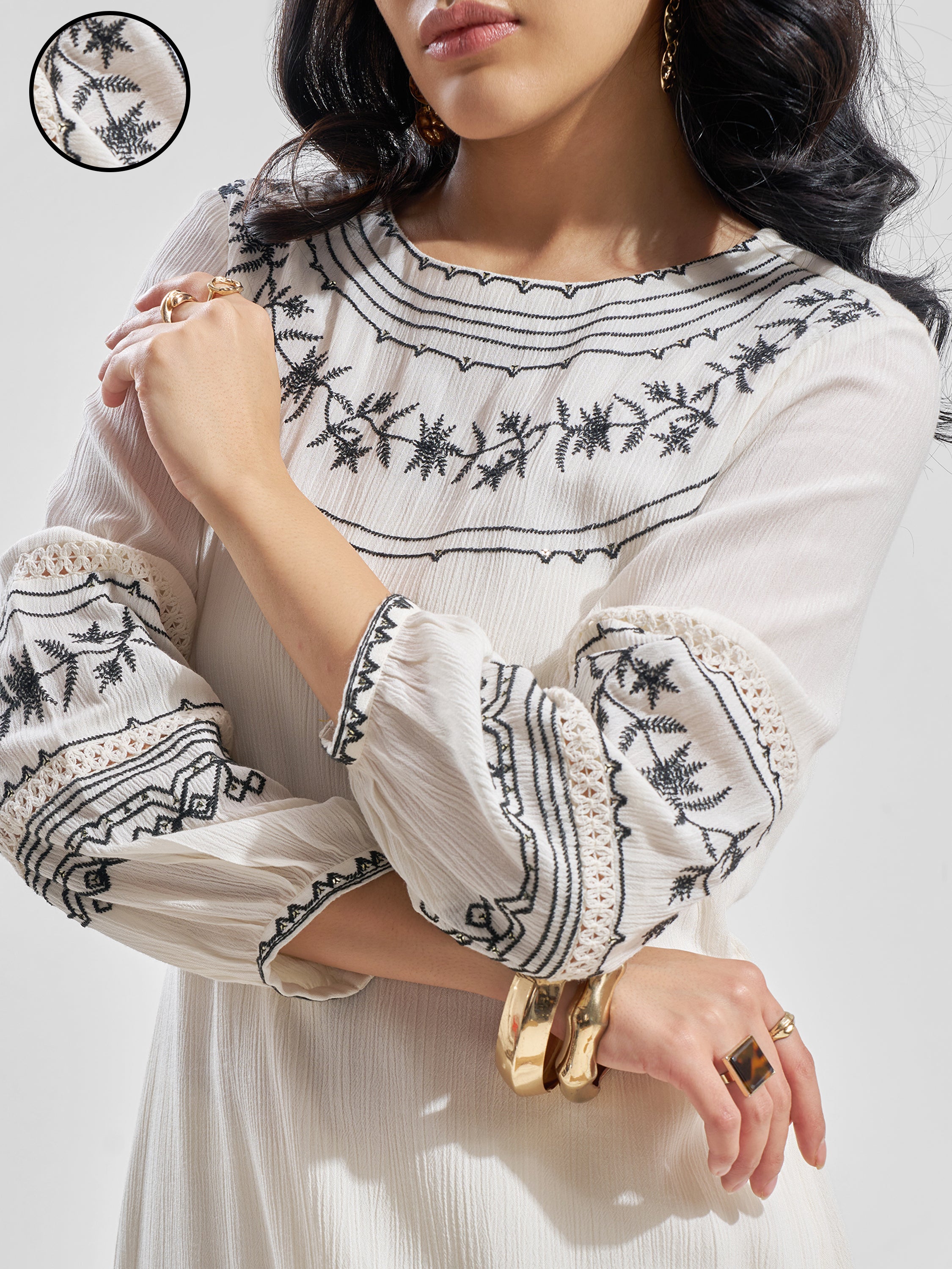 Vara By Vishudh Women White Embroidered Straight Kurta - White - Image 5