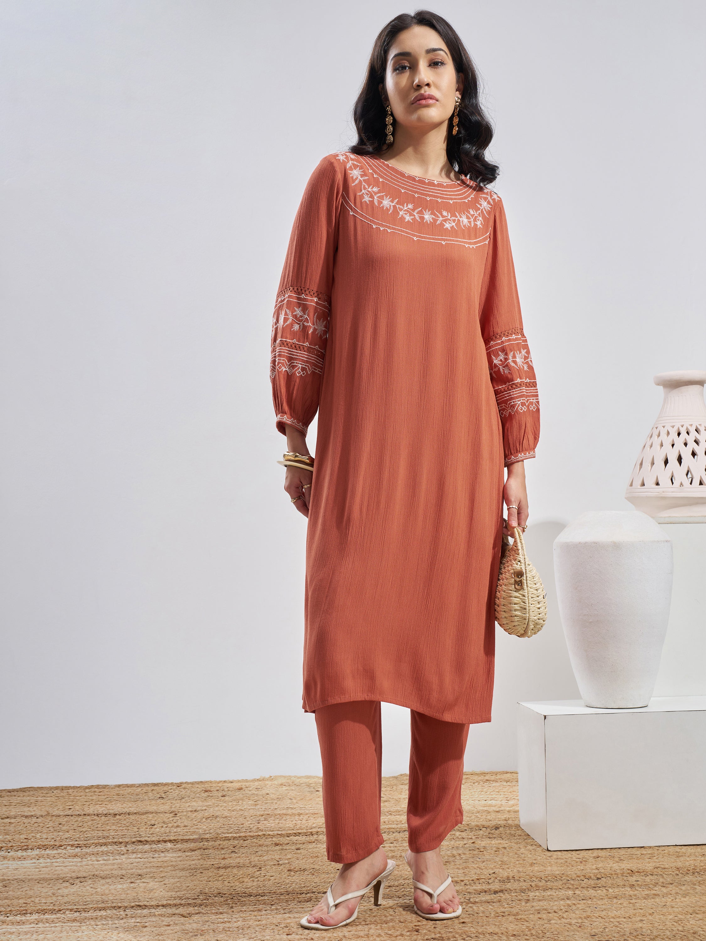 Vara By Vishudh Women Peach Embroidered Straight Kurta - Peach - Image 1