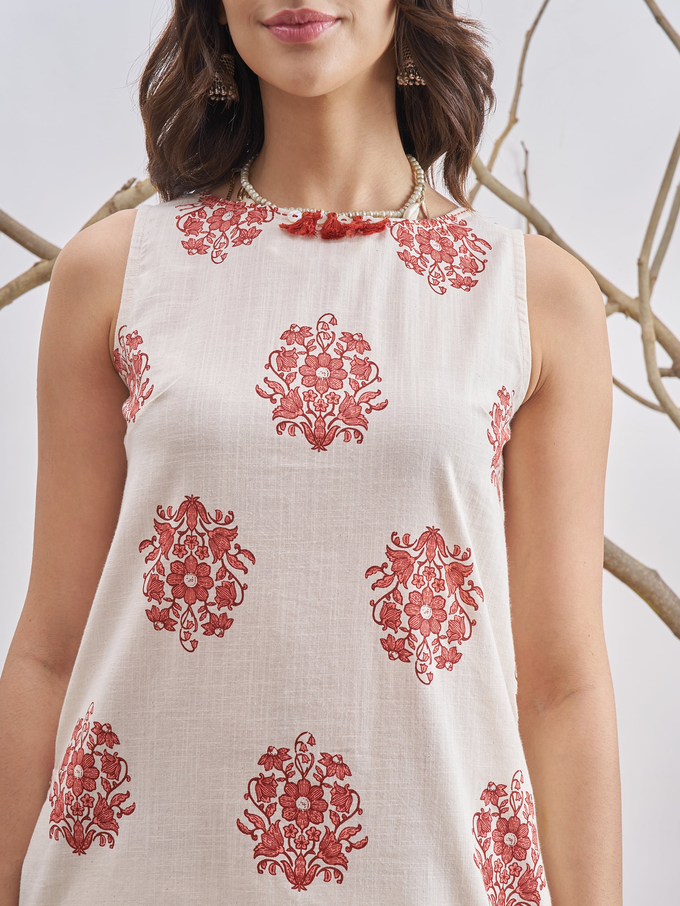 Vara By Vishudh Women Off White Printed Straight Kurta - Off White - Image 5