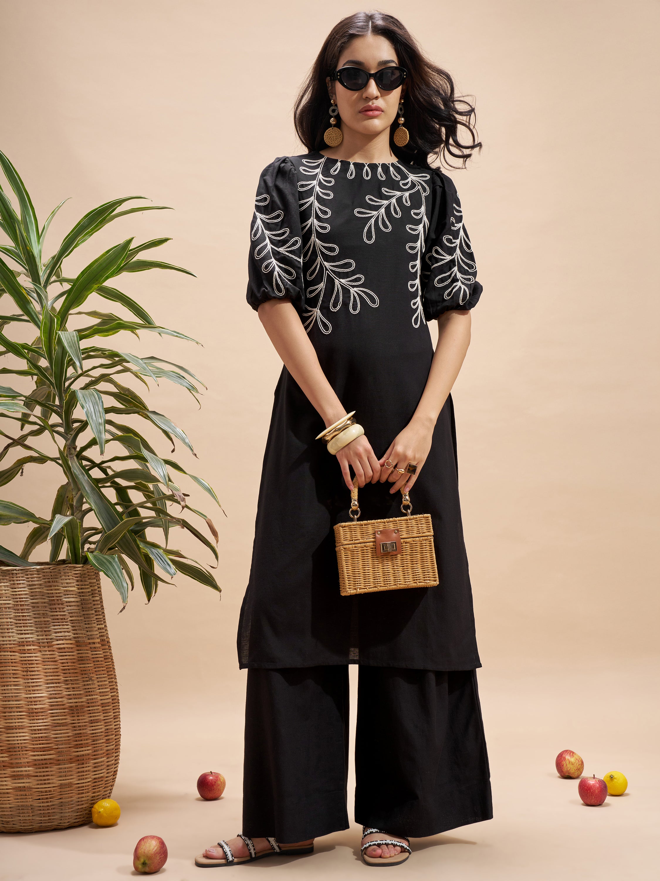 Vara By Vishudh Women Black Embroidered Straight Kurta - Black - Image 1