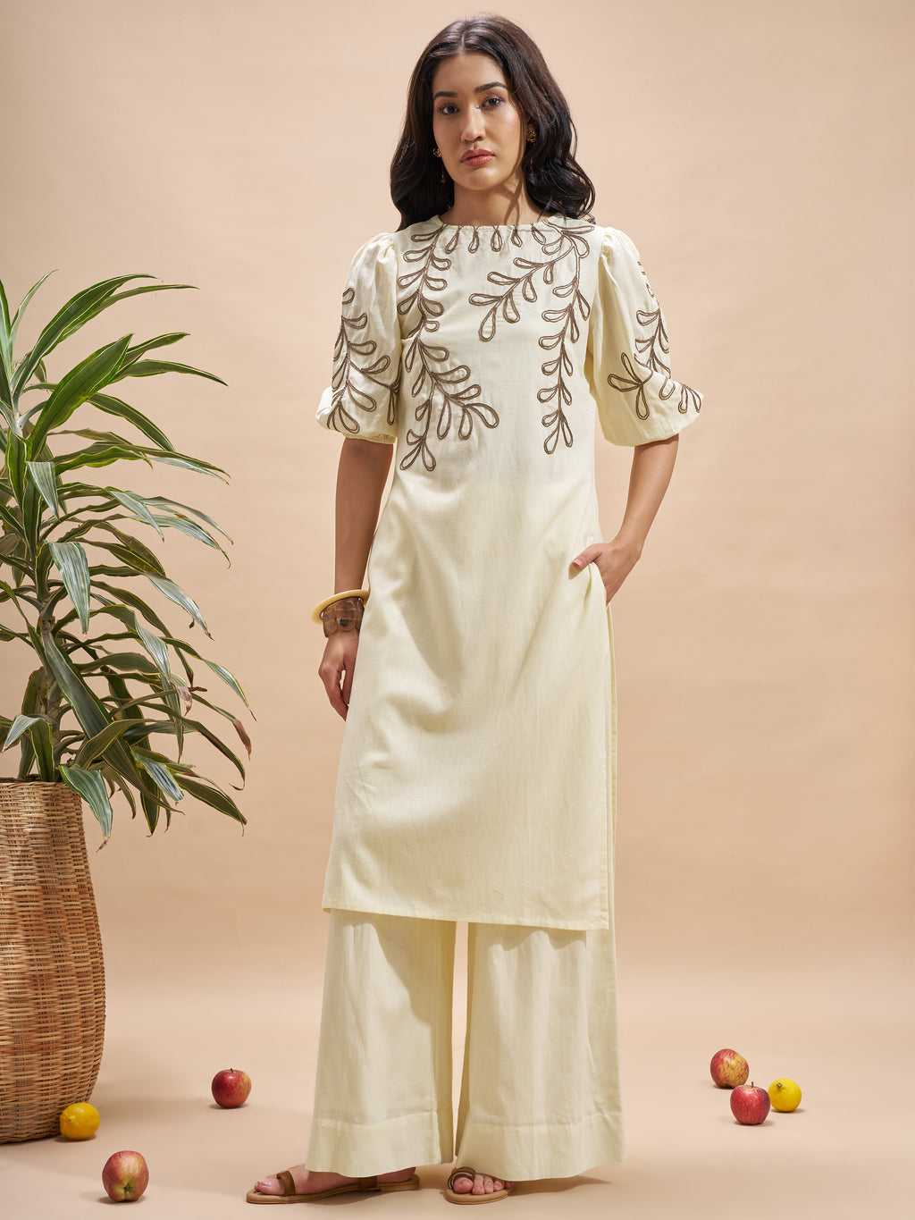 Vara By Vishudh Women Cream Embroidered Straight Kurta - Cream - Image 2