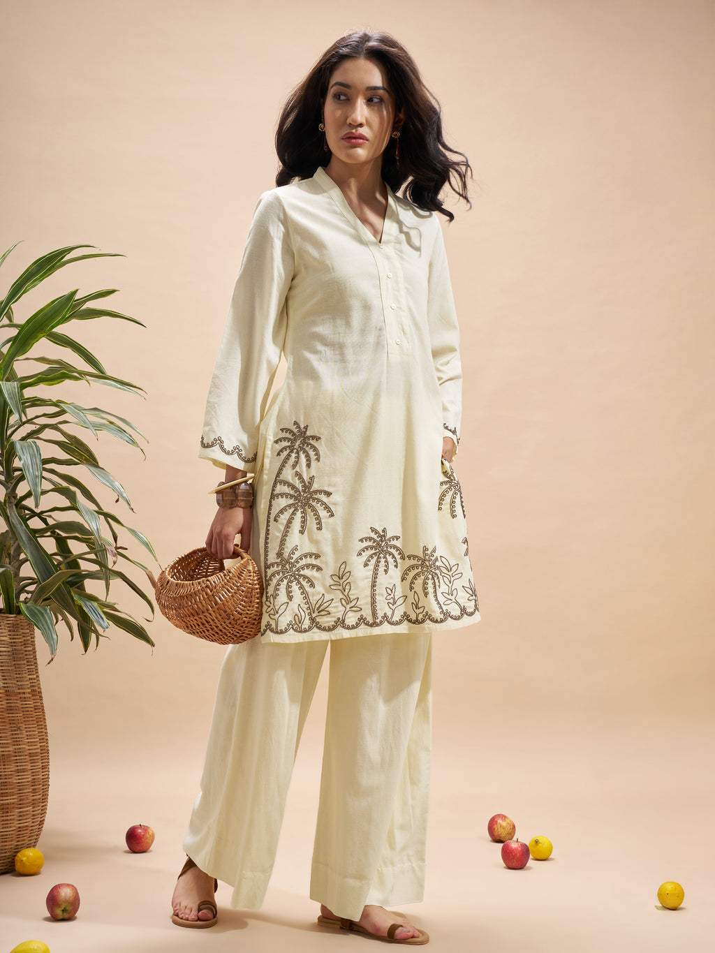 Vara By Vishudh Women Cream Embroidered Straight Kurta - Cream - Image 4