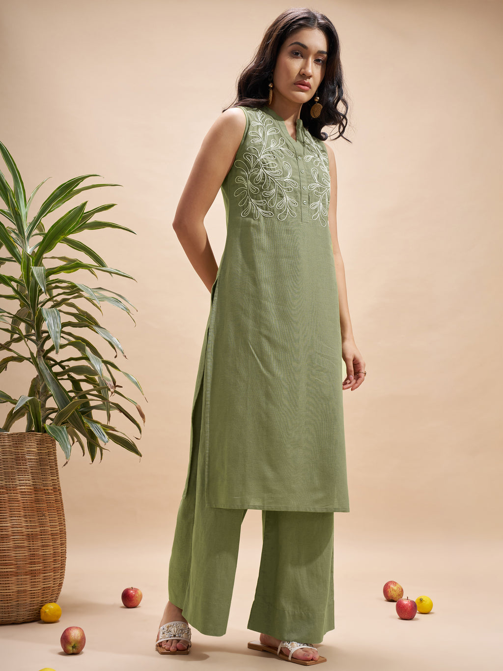 Vara By Vishudh Women Olive Embroidered Straight Kurta - Olive - Image 4