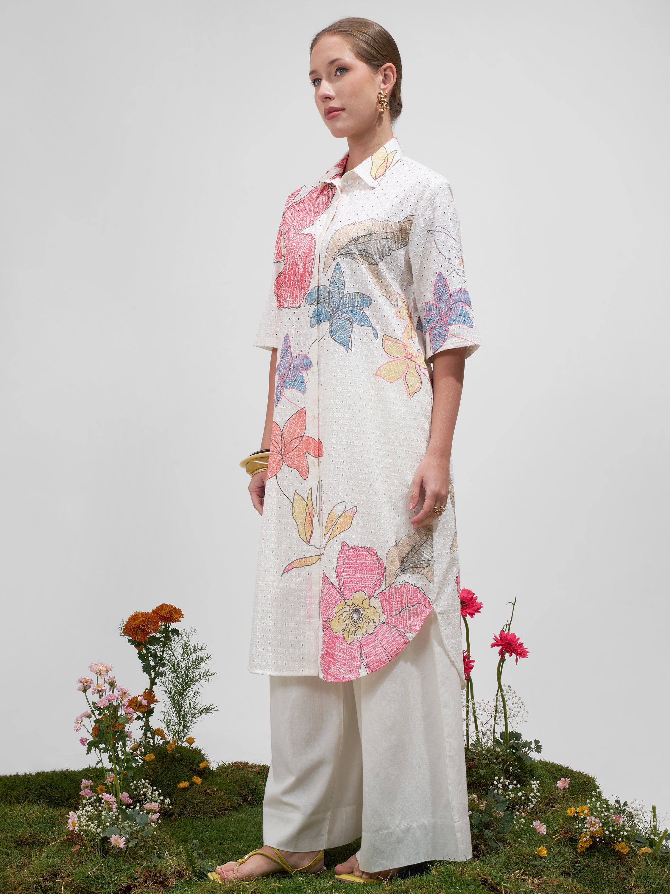 Vara By Vishudh Women Off White Printed Straight Kurta - Off White - Image 2