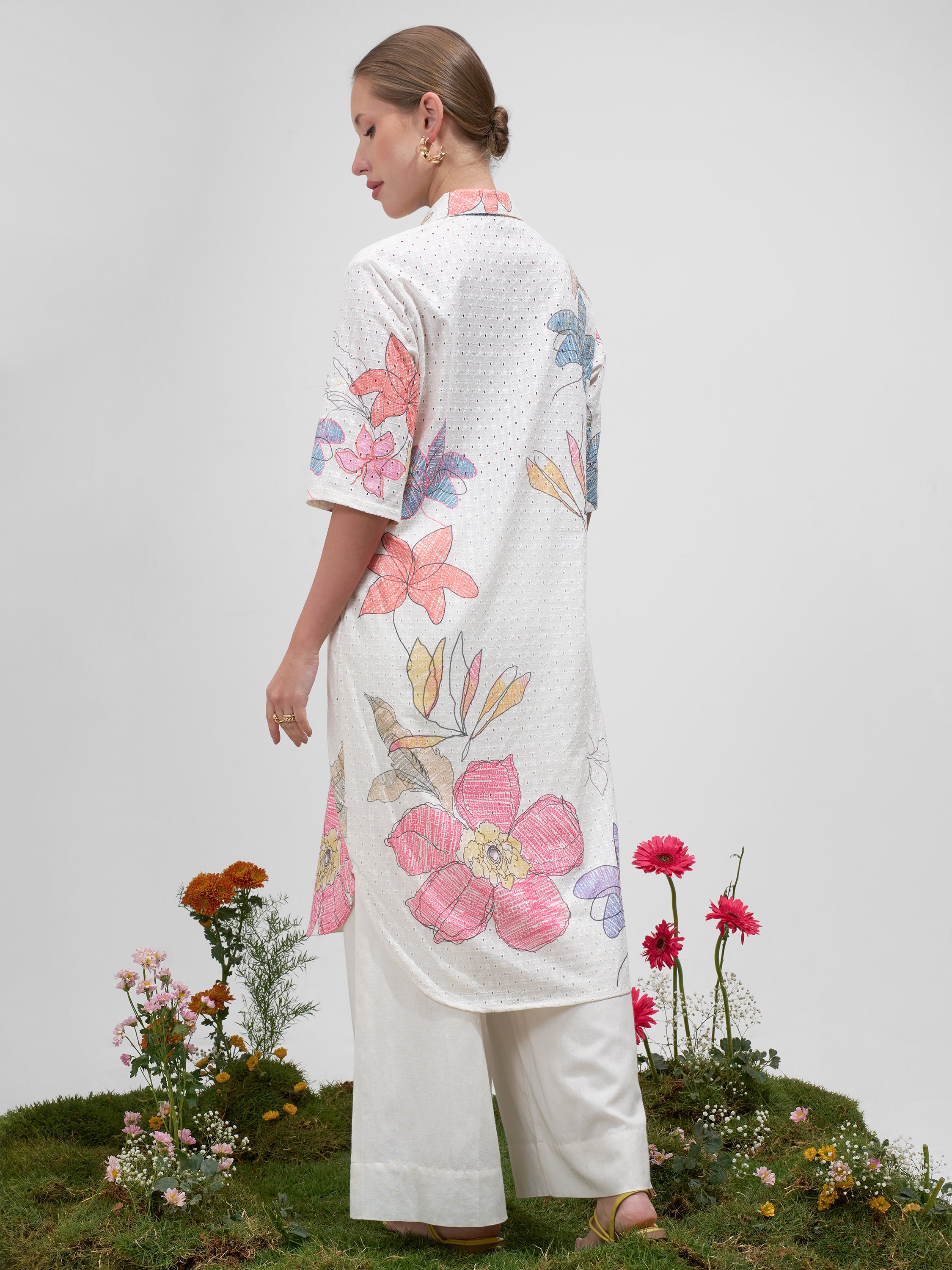Vara By Vishudh Women Off White Printed Straight Kurta - Off White - Image 3