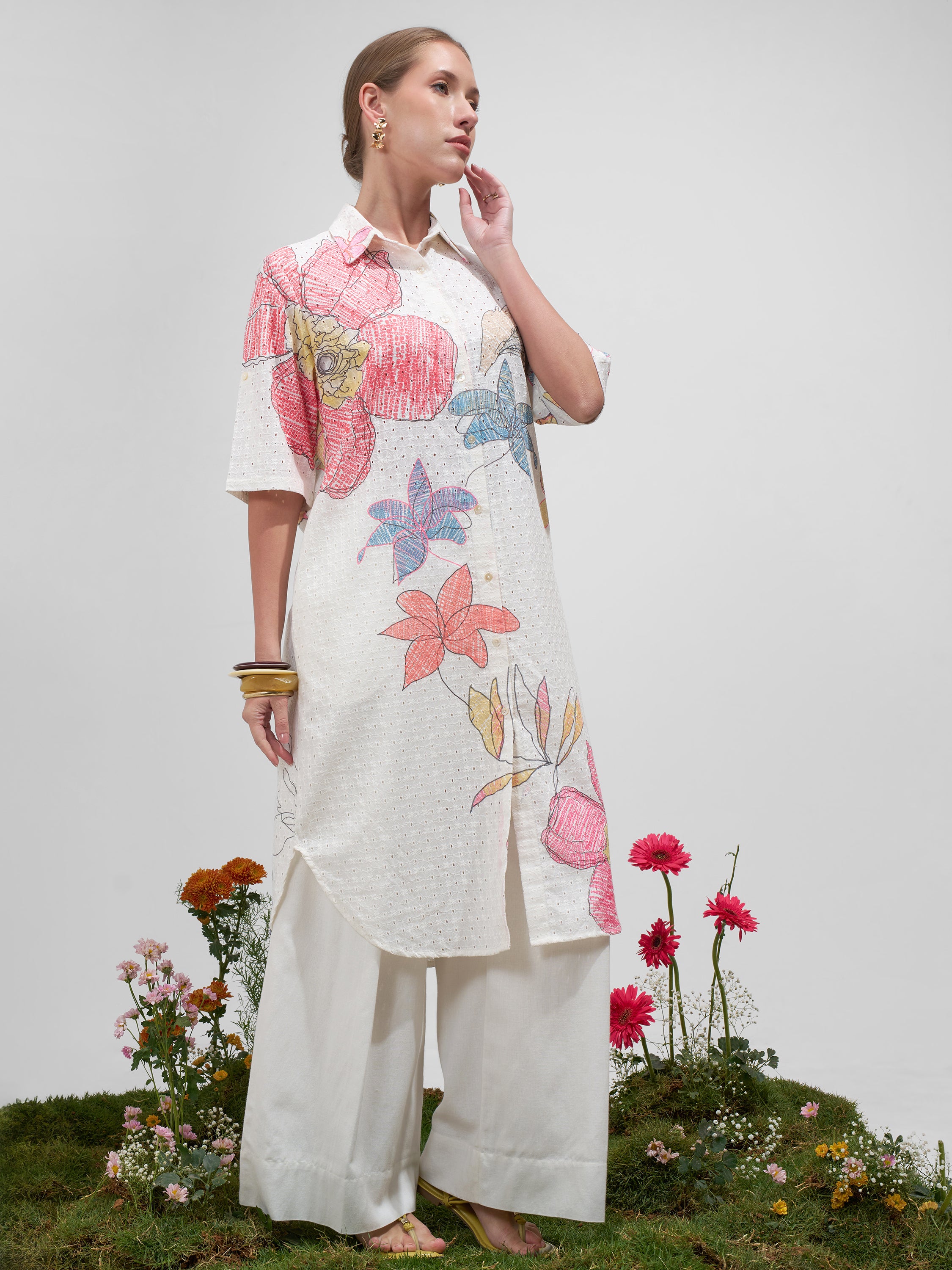 Vara By Vishudh Women Off White Printed Straight Kurta - Off White - Image 4