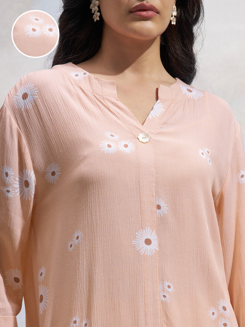 Vara By Vishudh Women Peach Printed Straight Kurta - Peach - Image 5