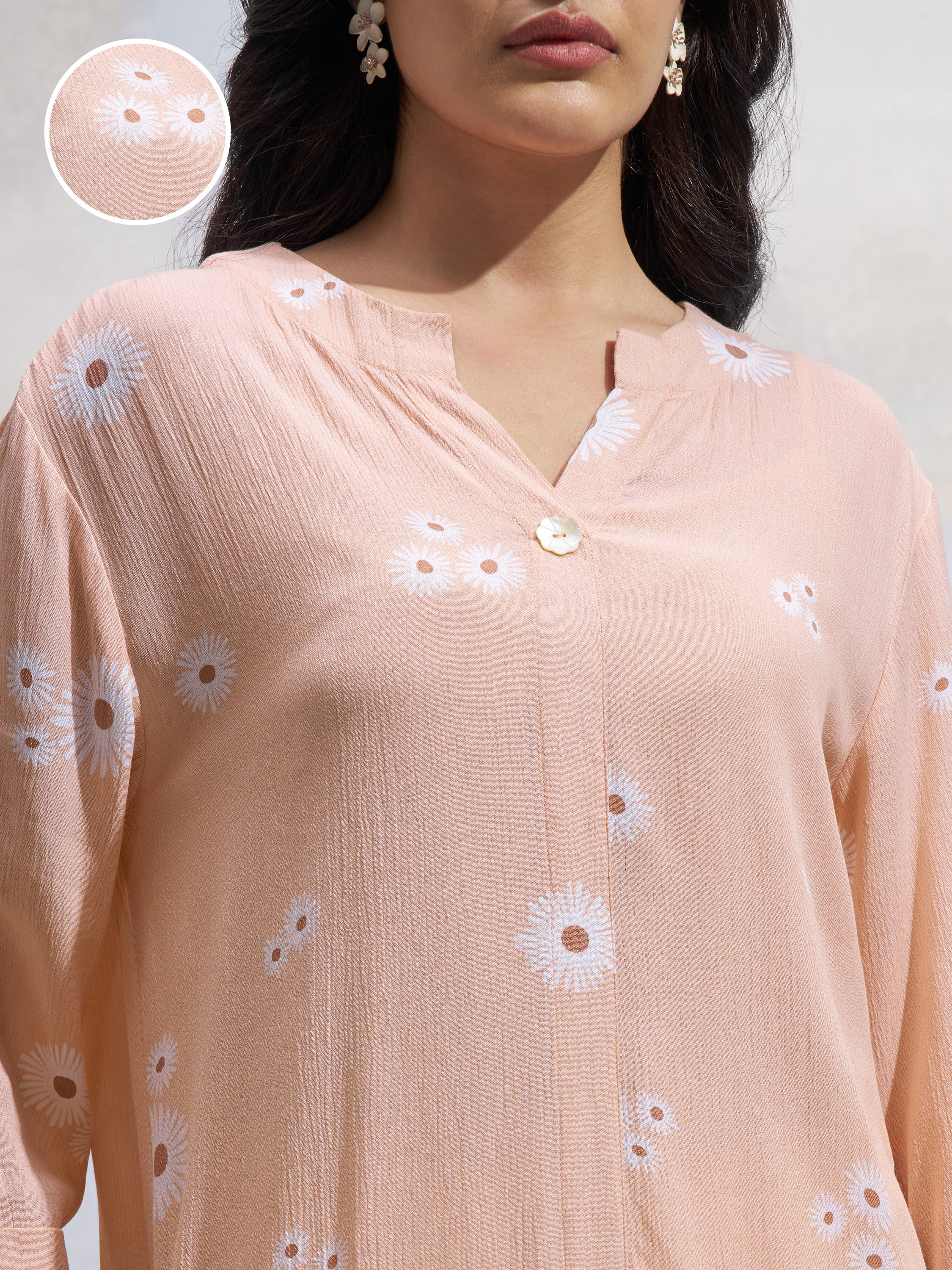 Vara By Vishudh Women Peach Printed Straight Kurta - Peach - Image 5