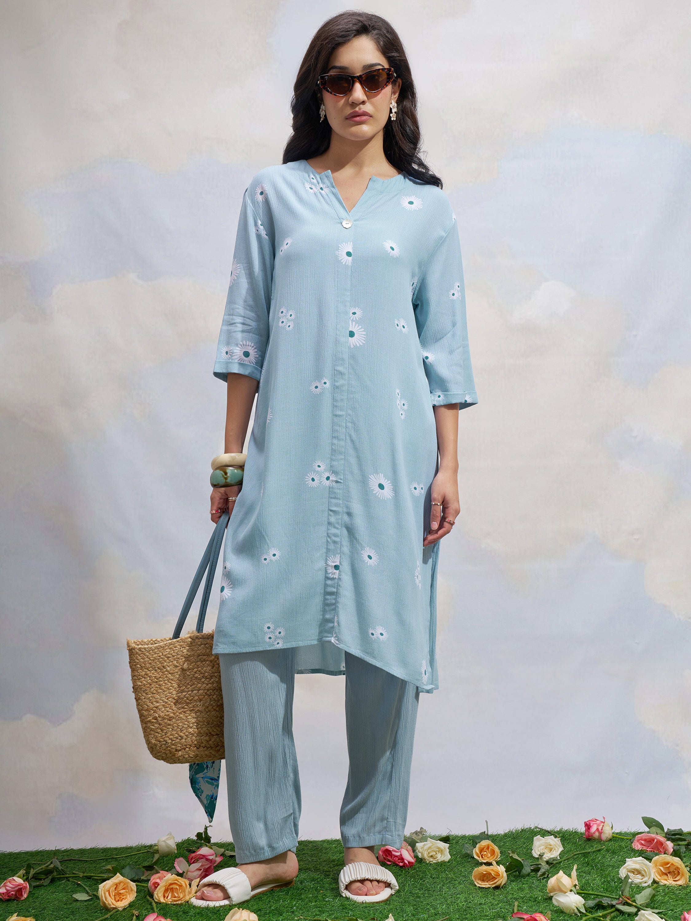 Vara By Vishudh Women Blue Printed Straight Kurta - Blue - Image 1