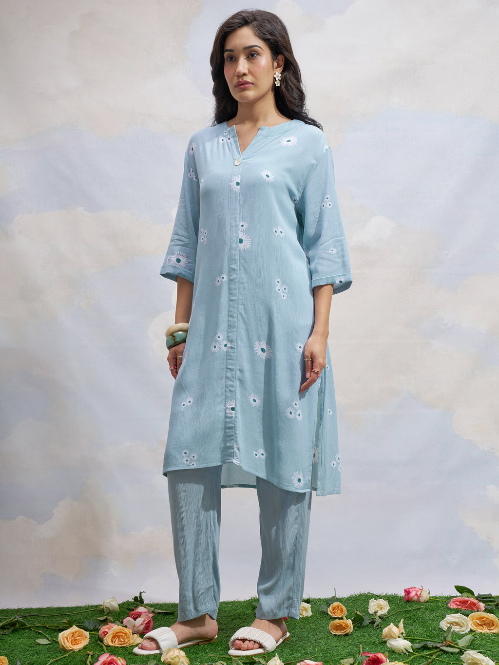 Vara By Vishudh Women Blue Printed Straight Kurta - Blue - Image 2