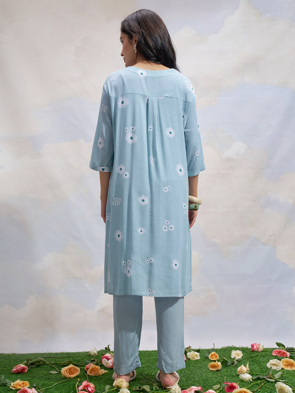 Vara By Vishudh Women Blue Printed Straight Kurta - Blue - Image 3