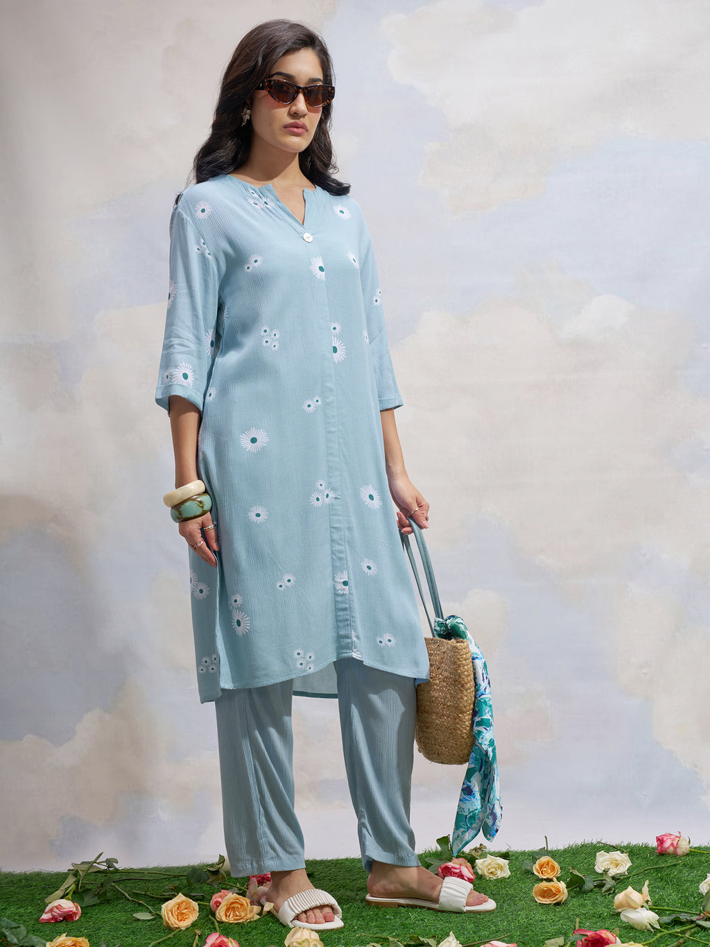 Vara By Vishudh Women Blue Printed Straight Kurta - Blue - Image 4