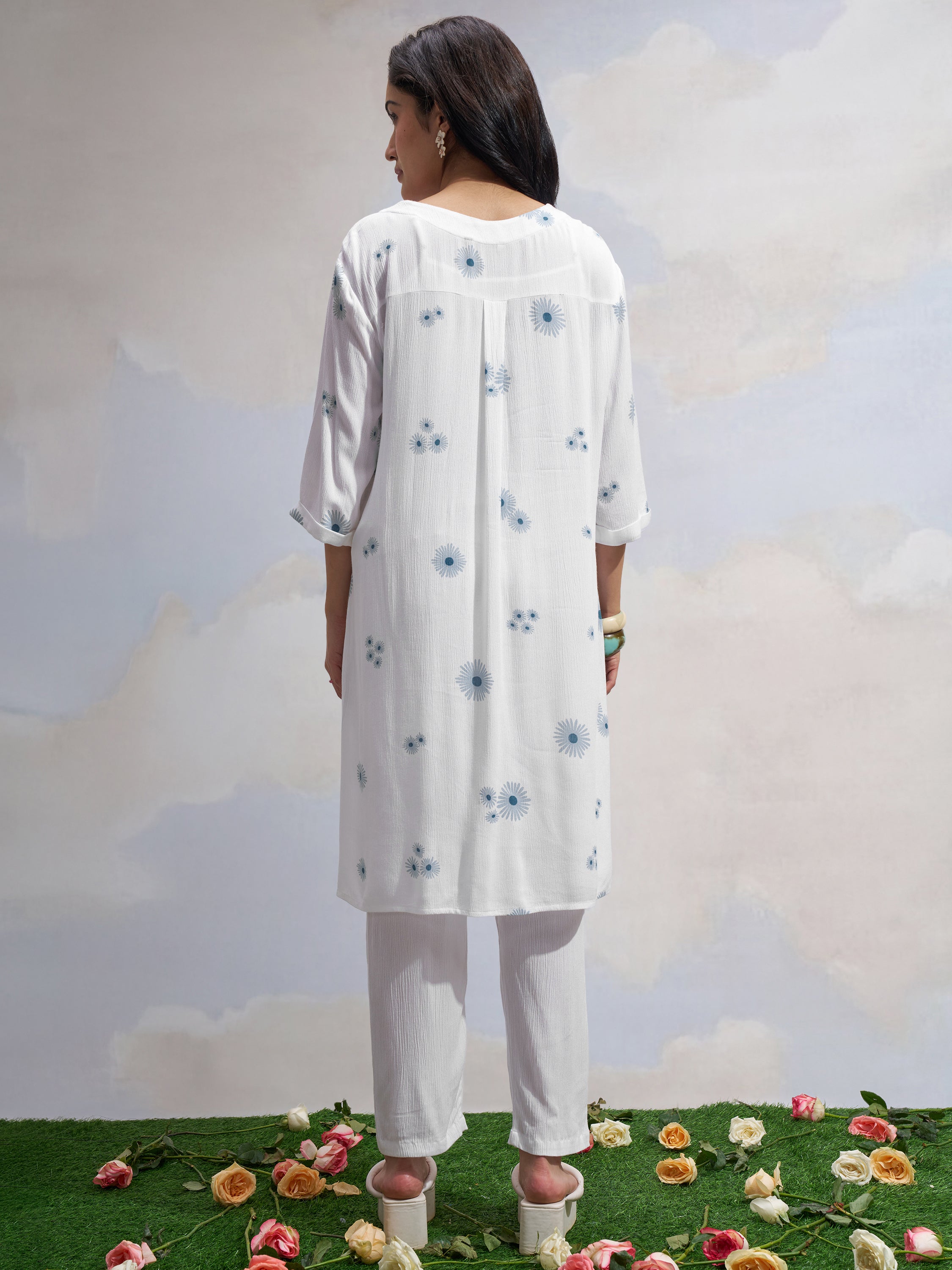 Vara By Vishudh Women White Printed Straight Kurta - White - Image 3