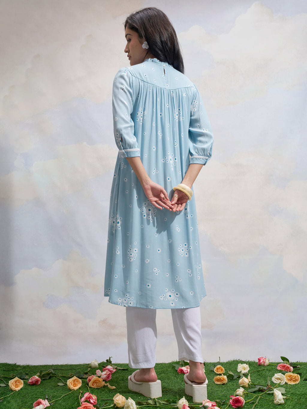 Vara By Vishudh Women Blue Printed Straight Kurta - Blue - Image 3