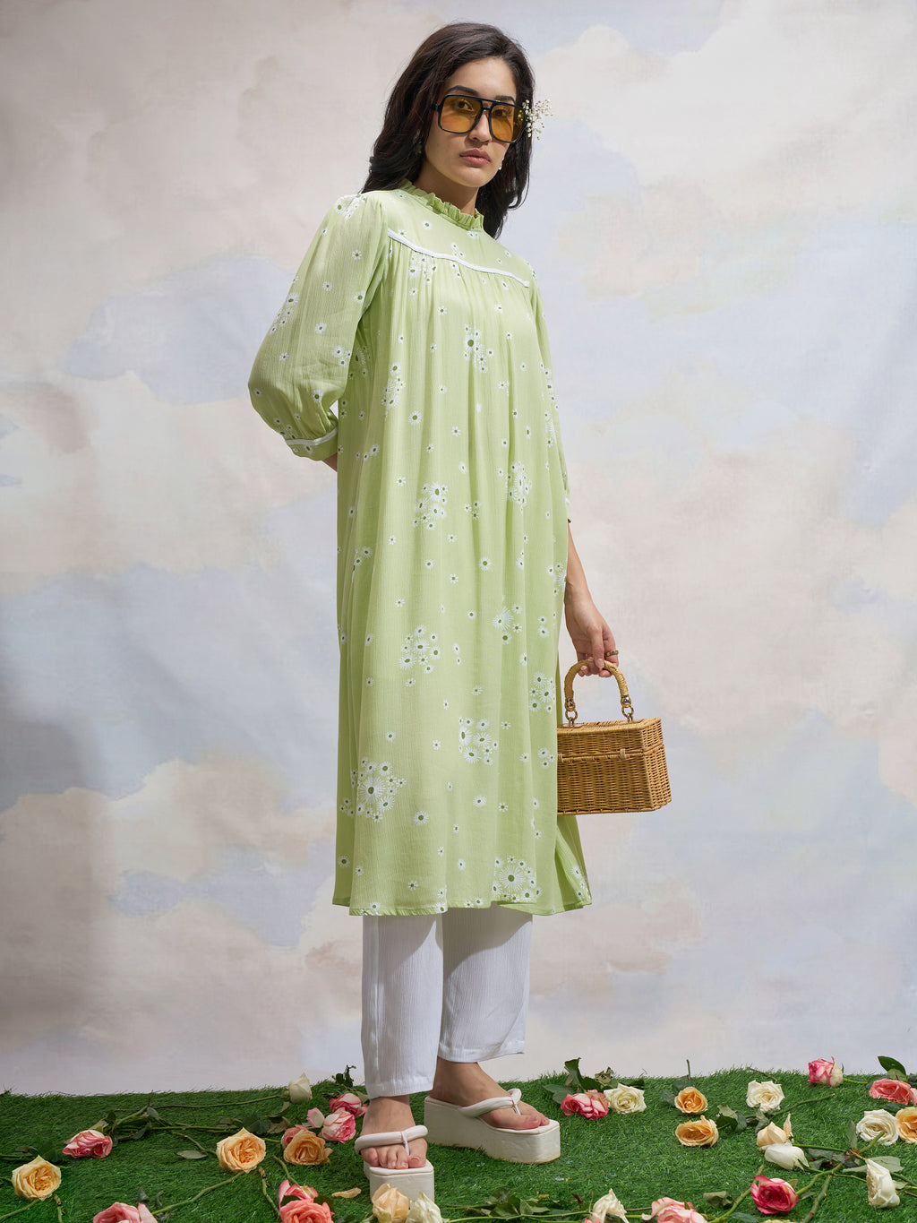 Vara By Vishudh Women Green Printed Straight Kurta - Green - Image 4