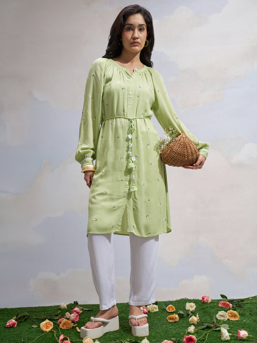 Vara By Vishudh Women Green Embroidered Straight Kurta - Green - Image 1