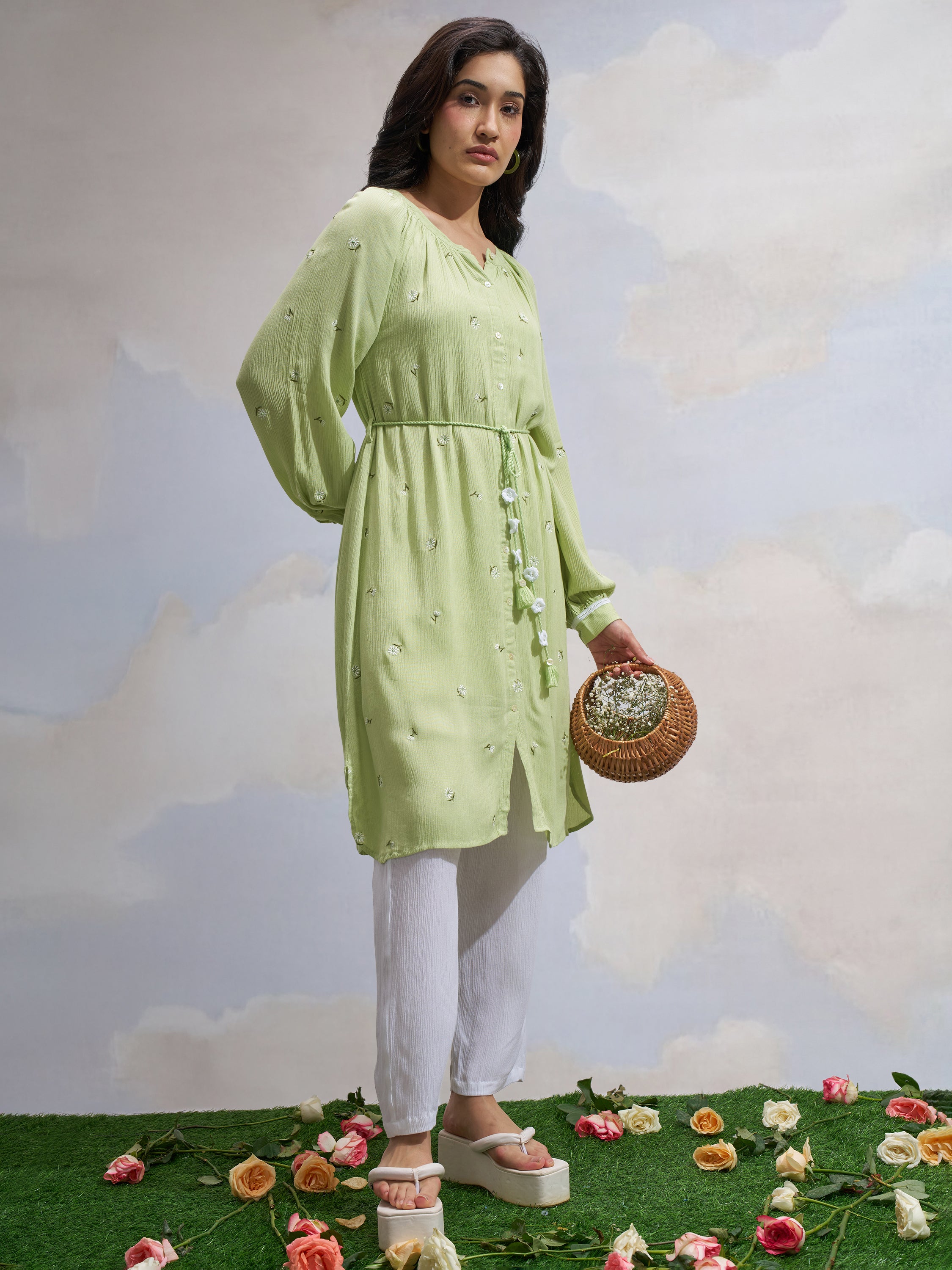 Vara By Vishudh Women Green Embroidered Straight Kurta - Green - Image 4