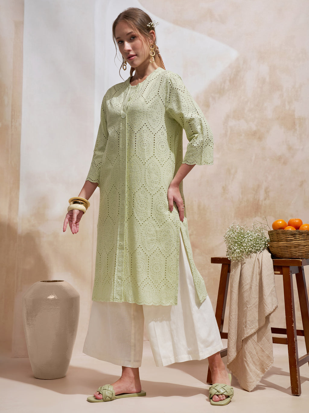 Vara By Vishudh Women Green Embroidered Straight Kurta - Green - Image 2
