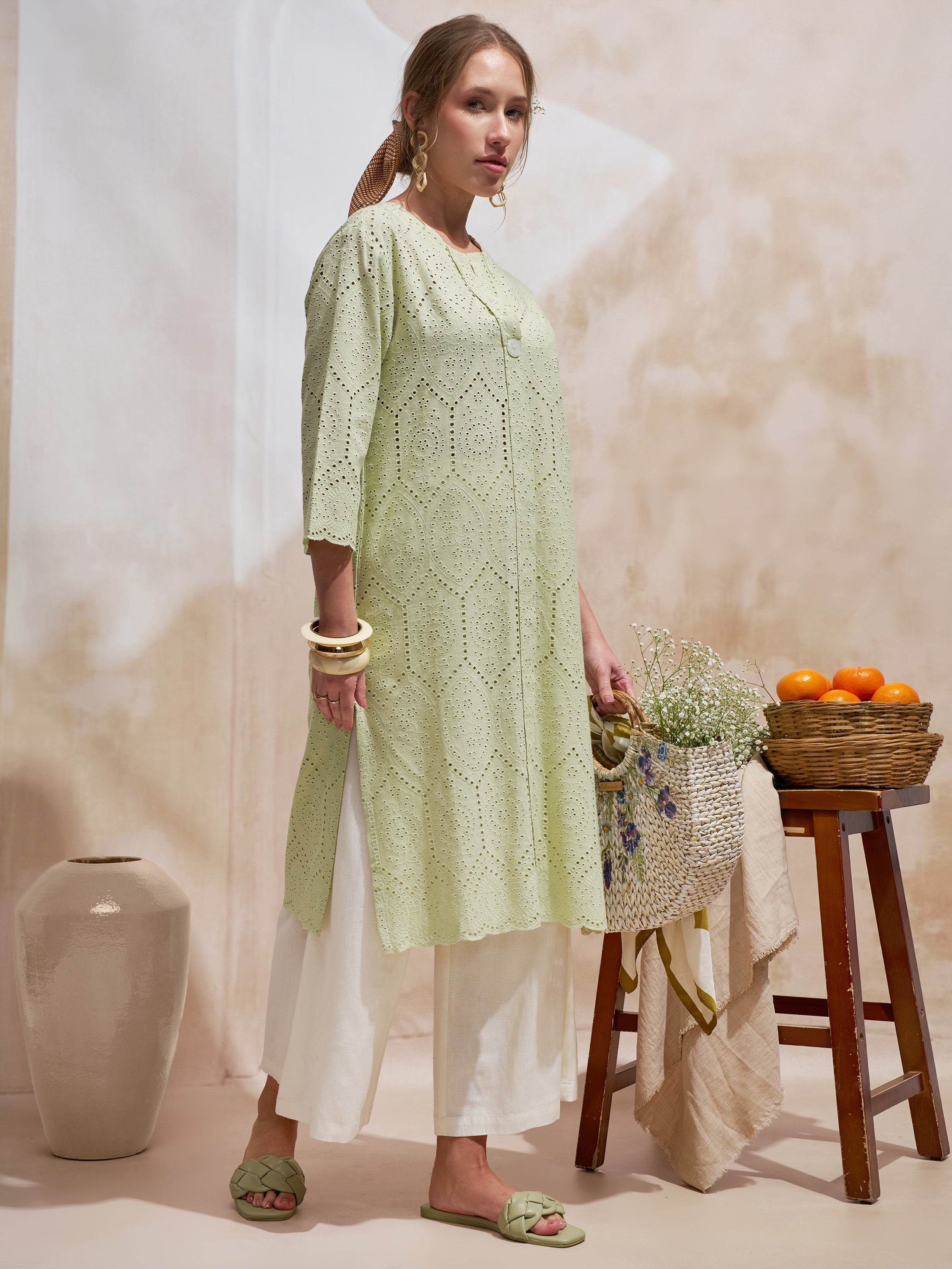 Vara By Vishudh Women Green Embroidered Straight Kurta - Green - Image 4