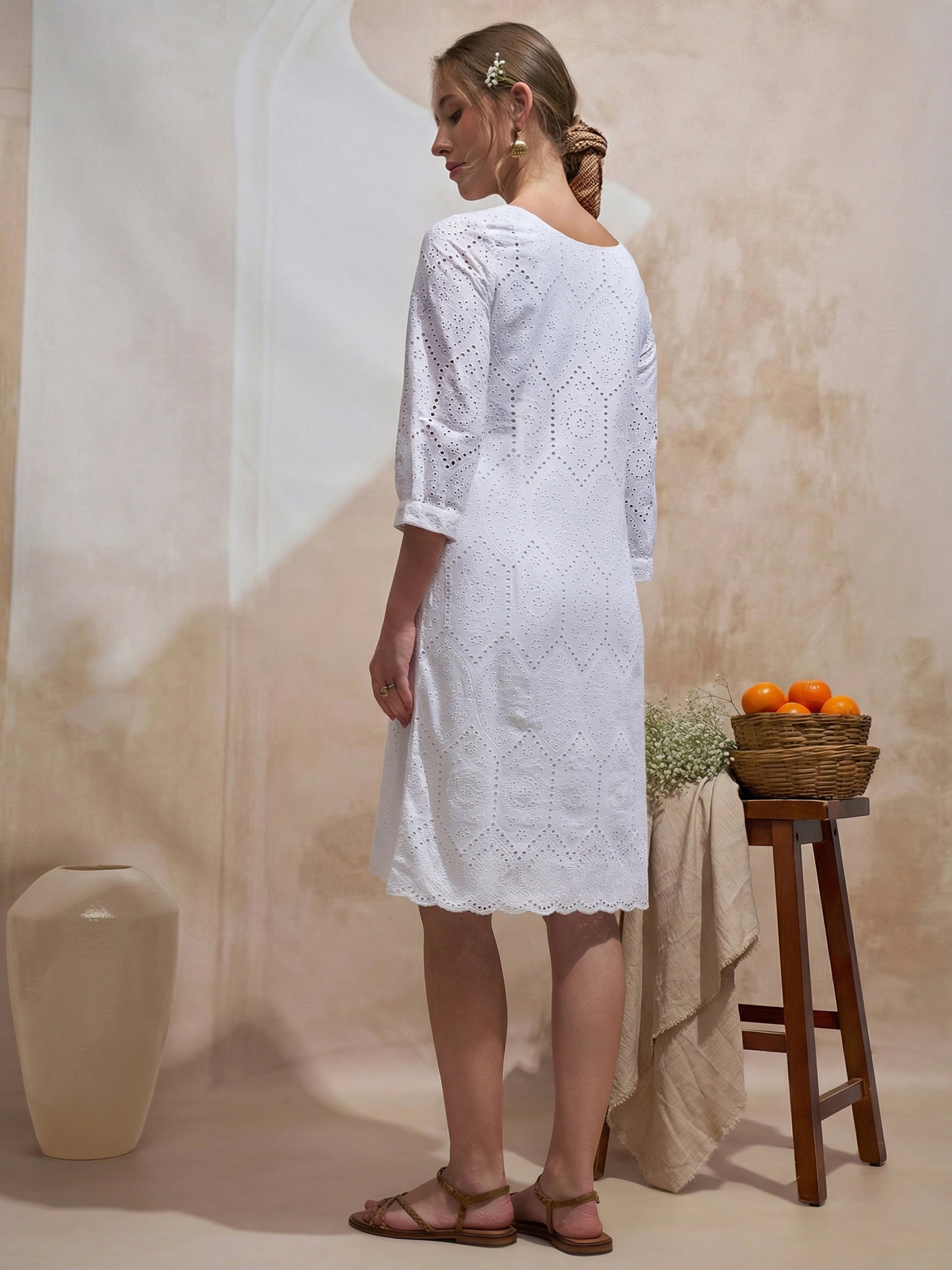 Vara By Vishudh Women White Embroidered Straight Kurta - White - Image 3