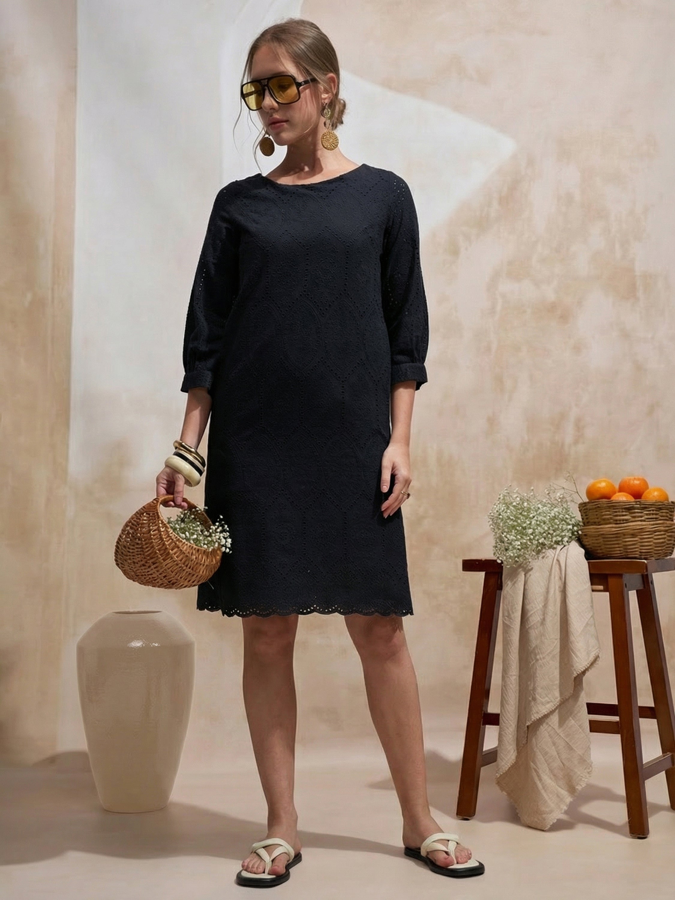 Vara By Vishudh Women Black Embroidered Straight Kurta - Black - Image 1