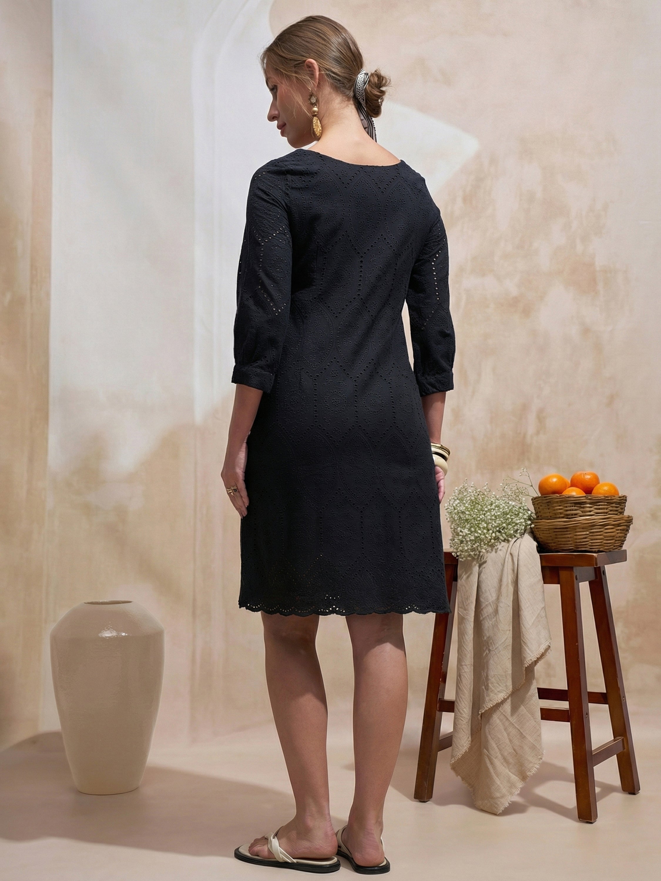 Vara By Vishudh Women Black Embroidered Straight Kurta - Black - Image 3