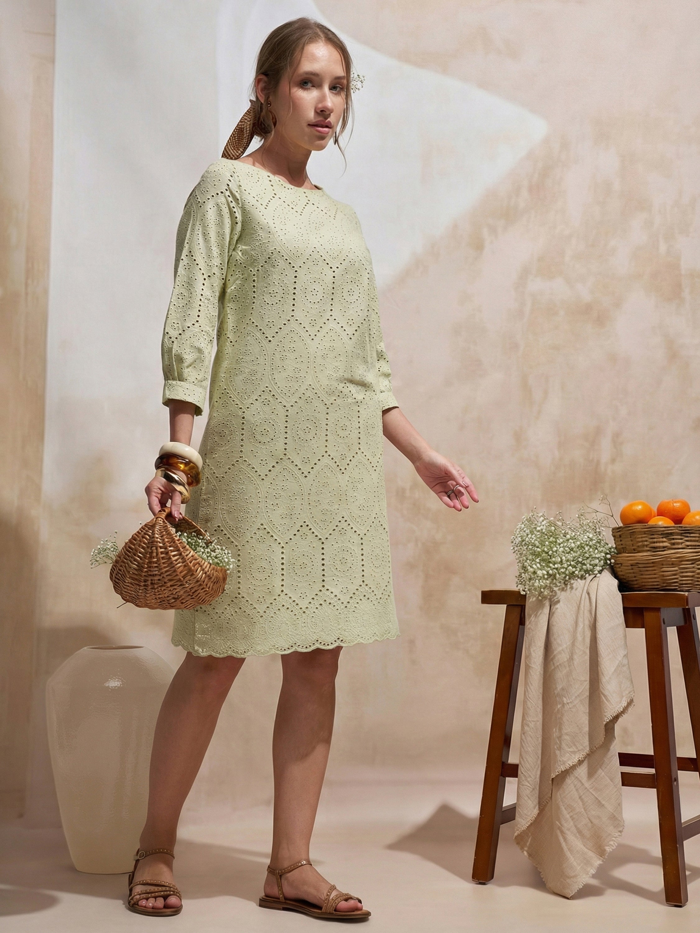 Vara By Vishudh Women Green Embroidered Straight Kurta - Green - Image 4