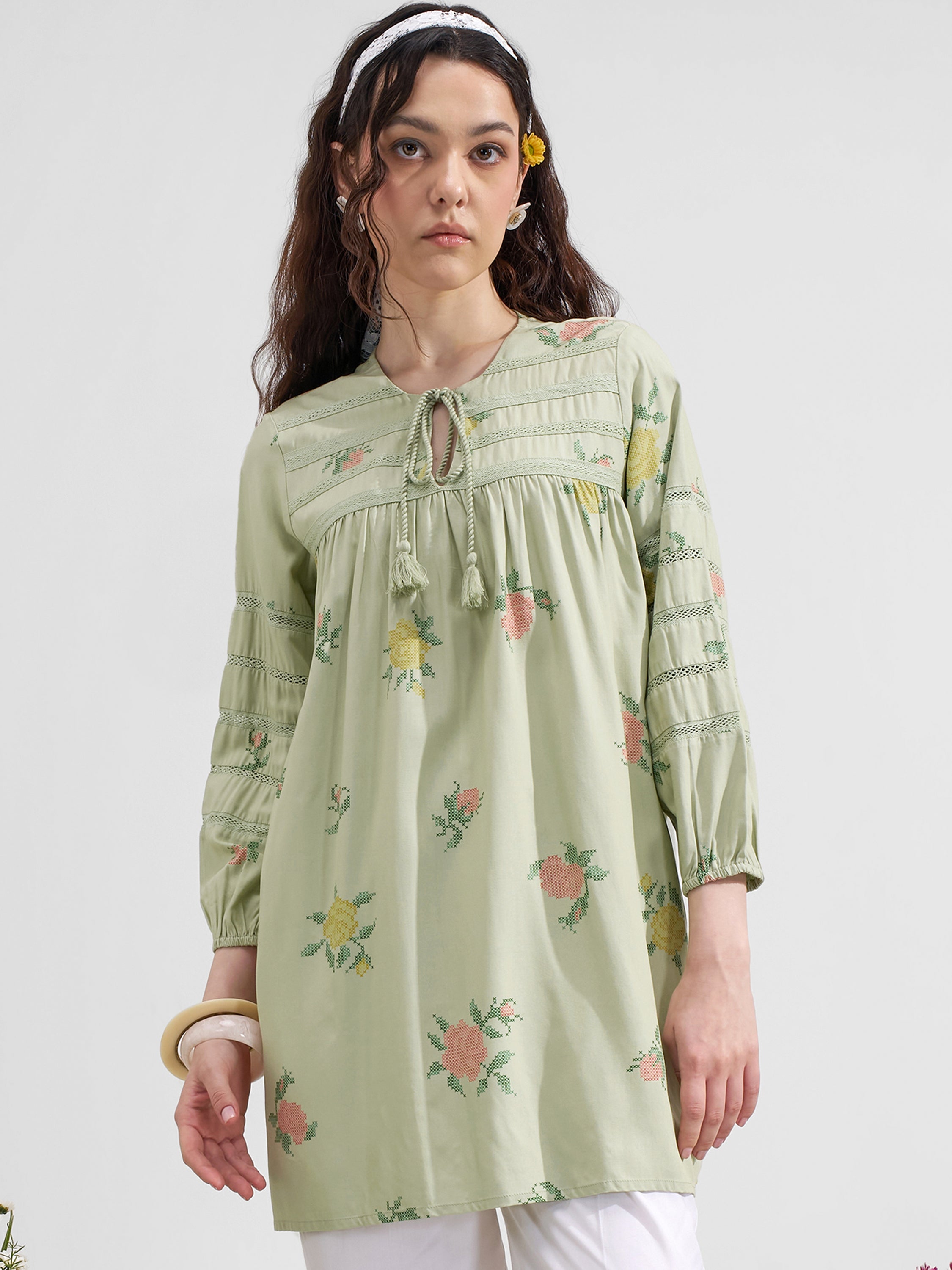 Vara By Vishudh Women Green Tie-Up Neck Printed Tunic