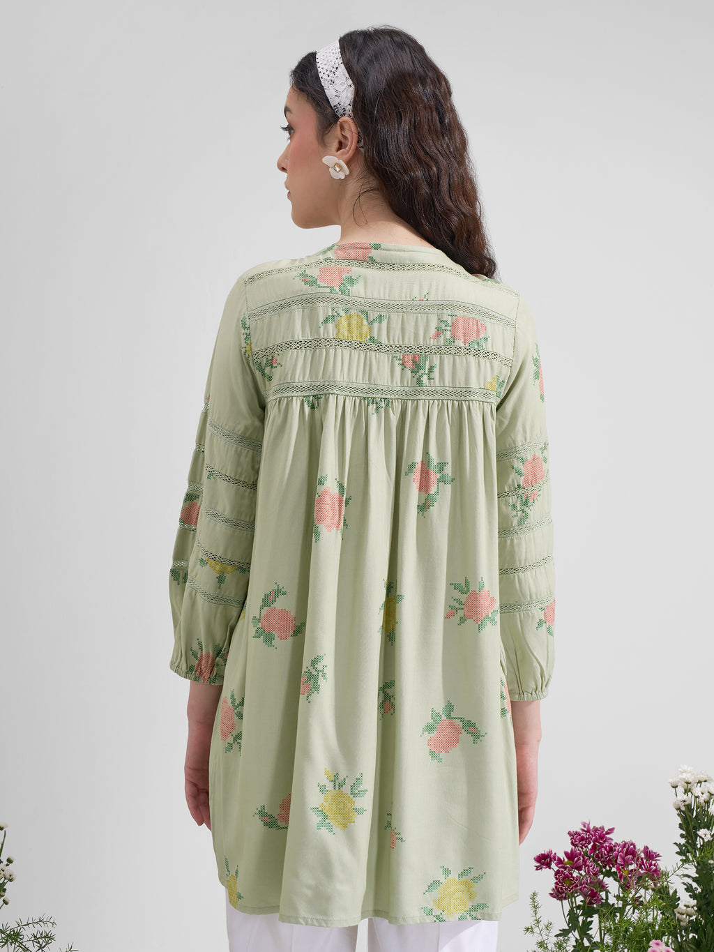 Vara By Vishudh Women Green Tie-Up Neck Printed Tunic
