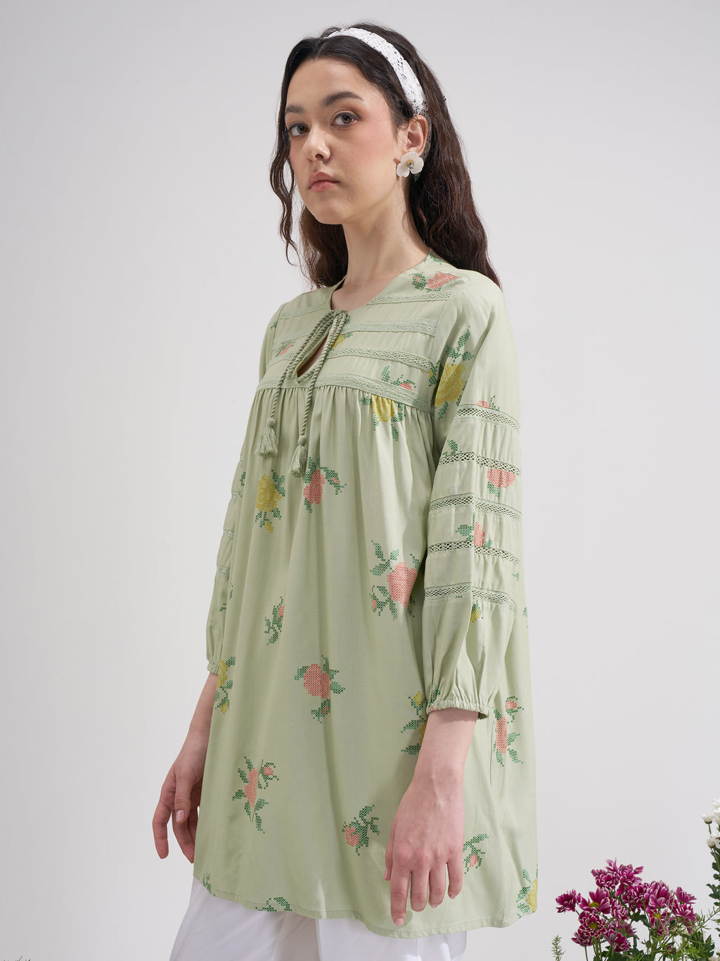 Vara By Vishudh Women Green Tie-Up Neck Printed Tunic